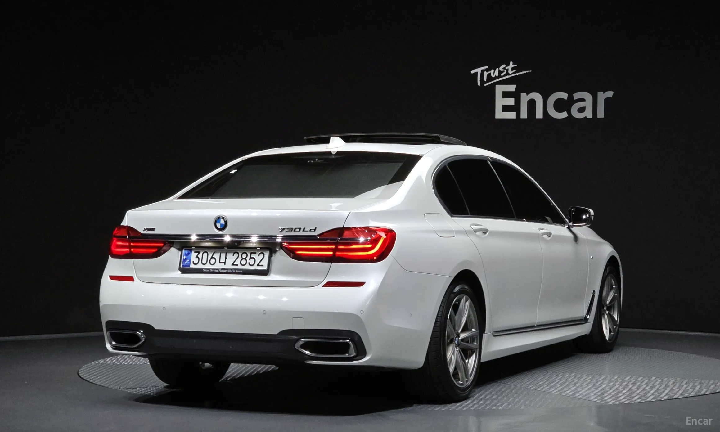 BMW 7 Series (G11) превью 2
