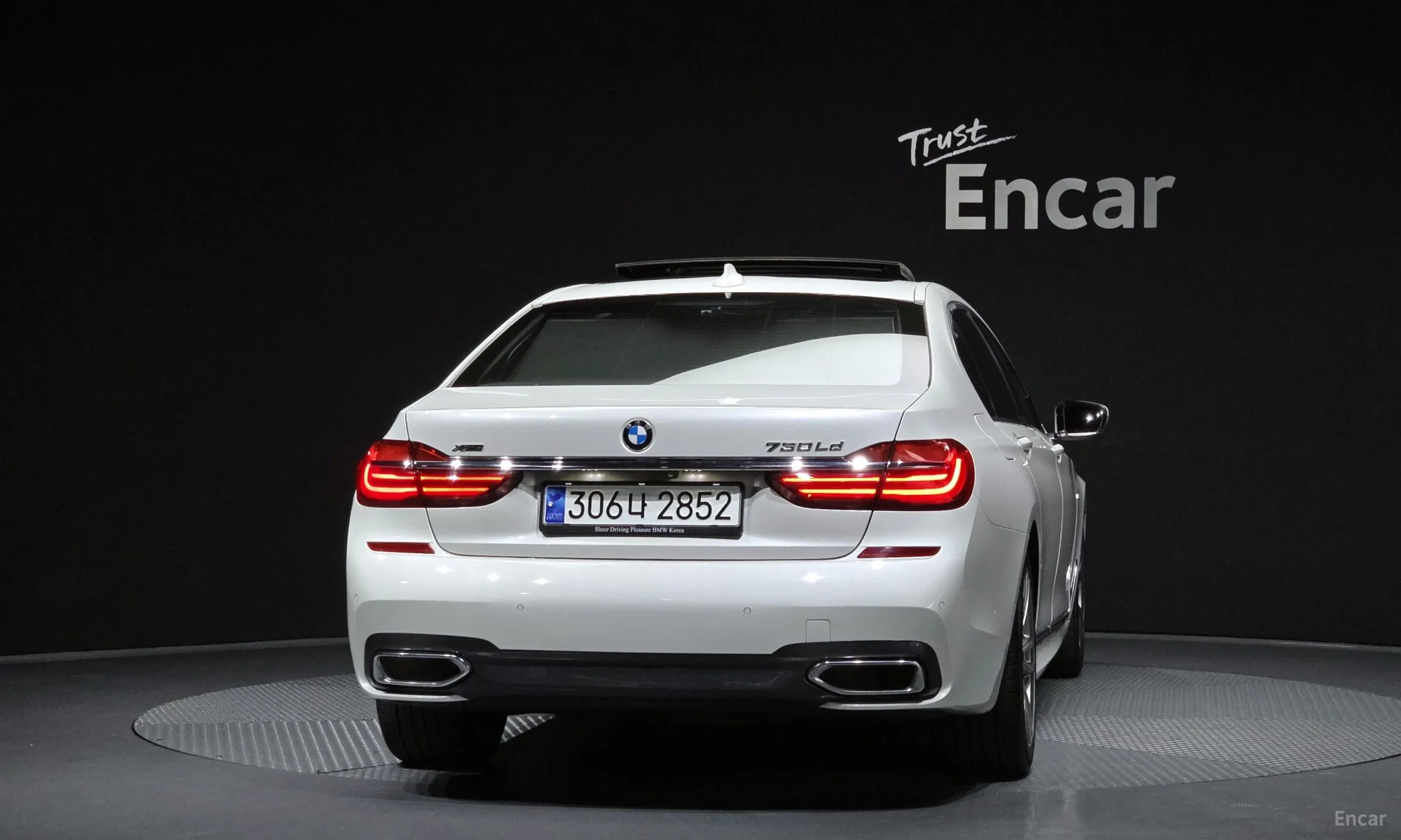 BMW 7 Series (G11) превью 4