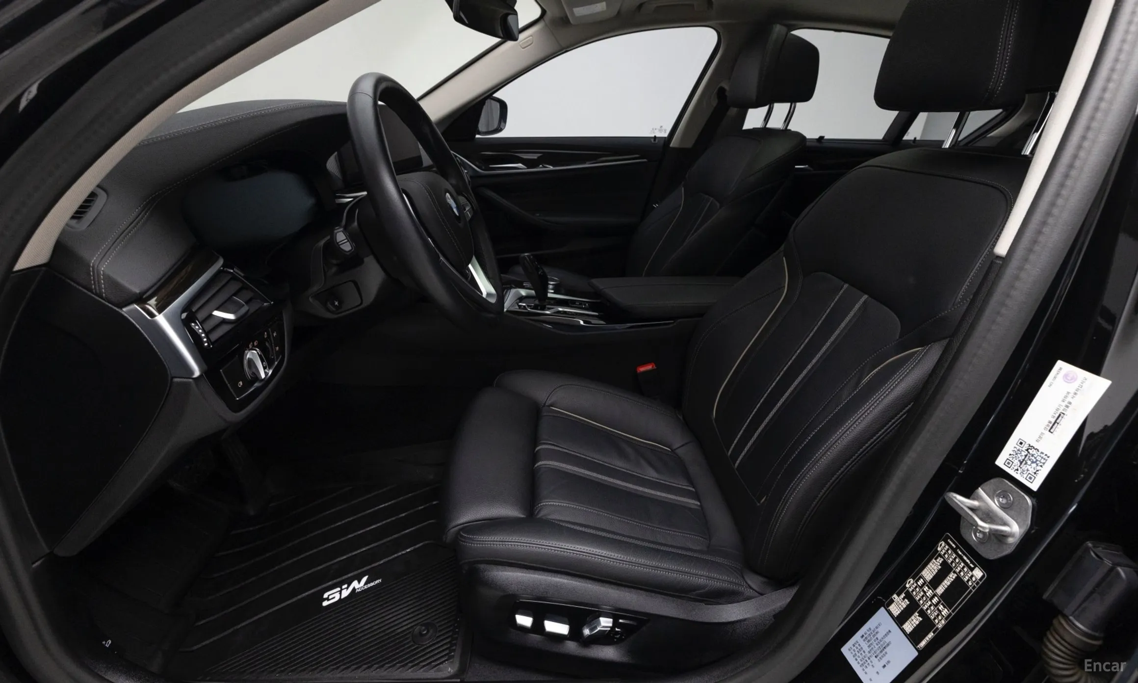 BMW 5 Series (G30) превью 10