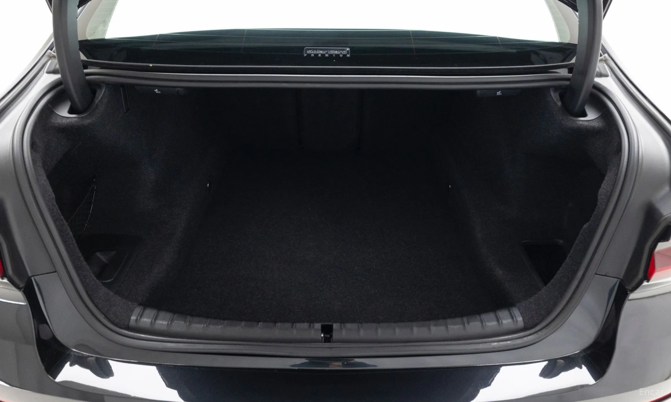 BMW 5 Series (G30) превью 20