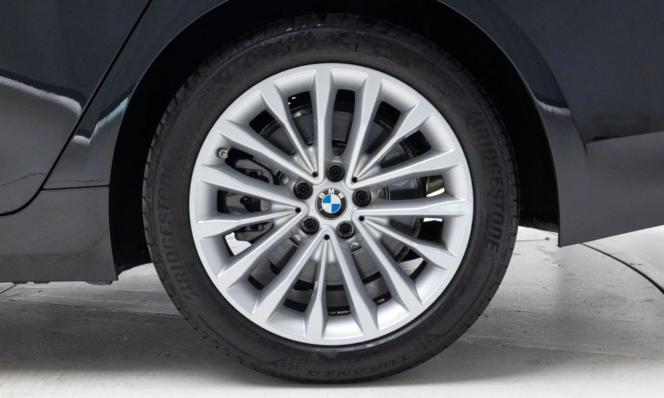 BMW 5 Series (G30) превью 5
