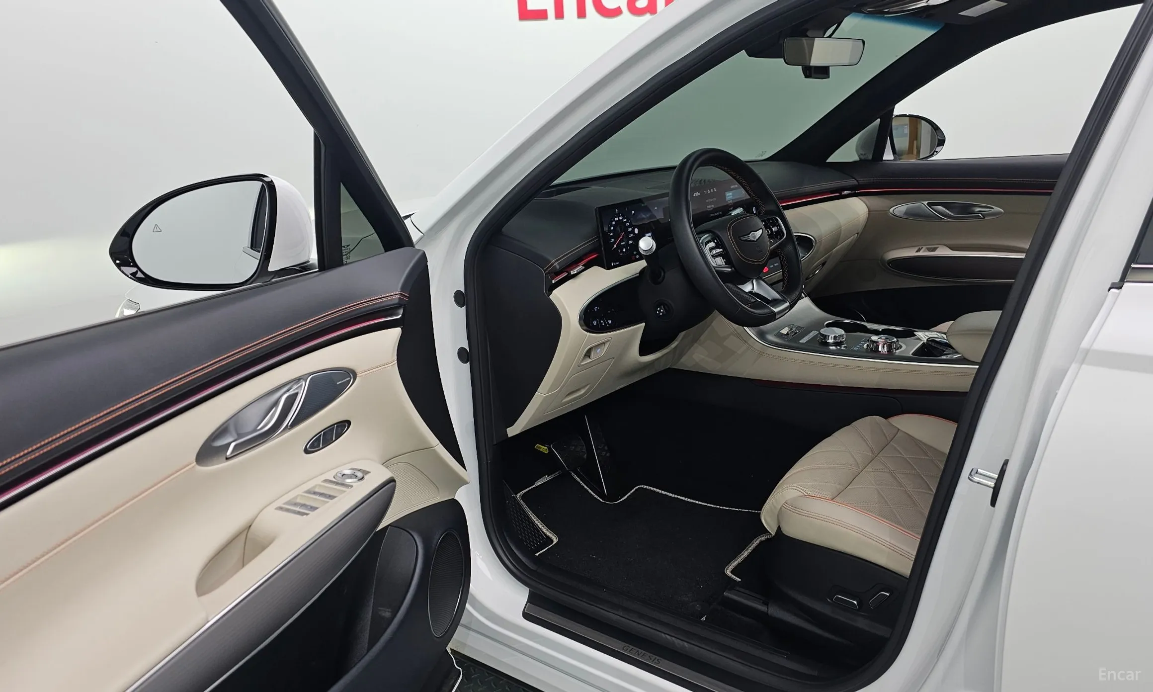 Genesis GV70 превью 10