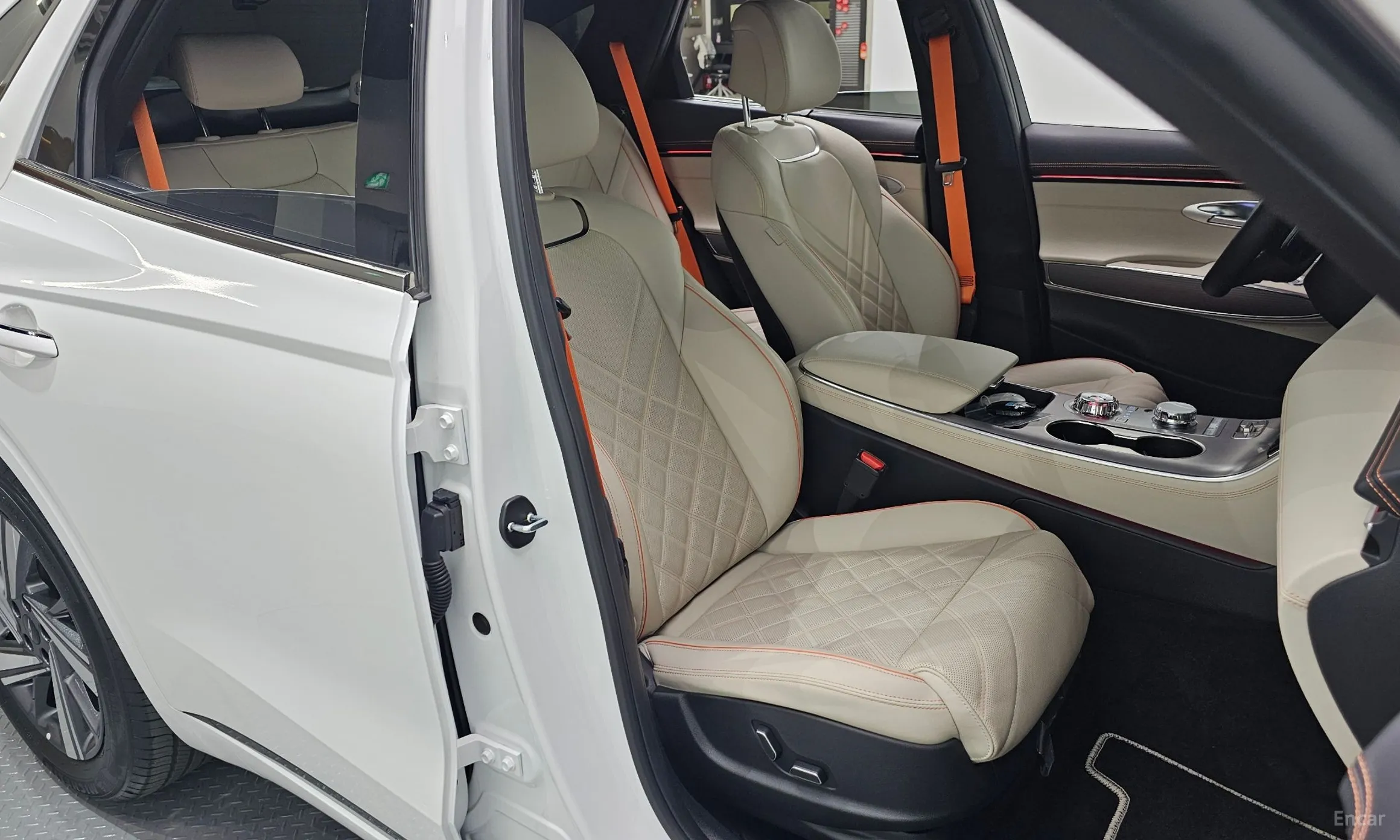 Genesis GV70 превью 11
