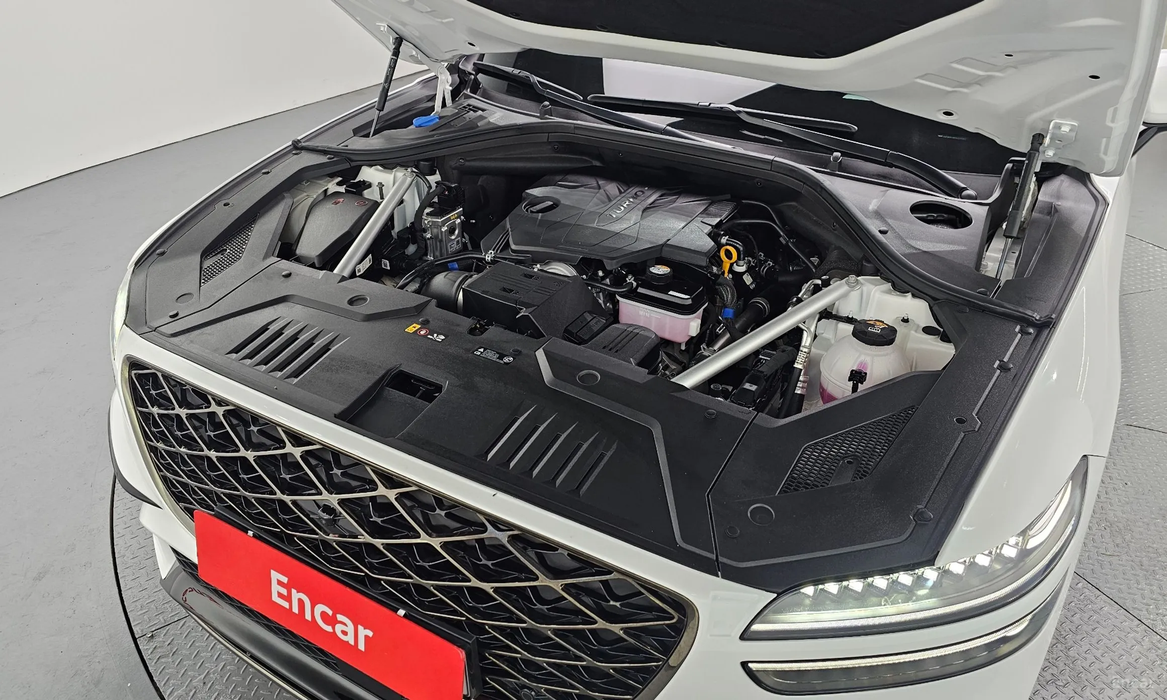Genesis GV70 превью 6