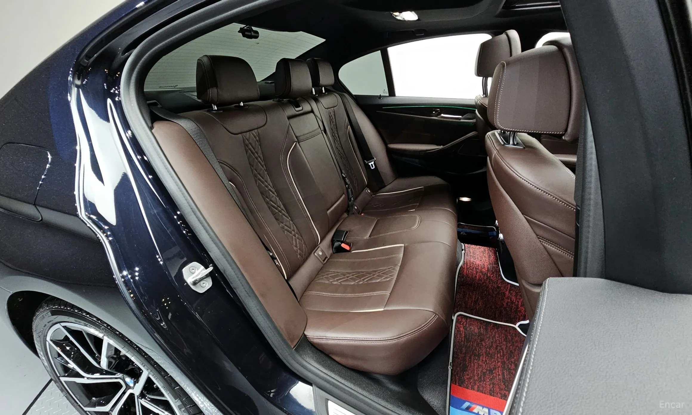 BMW 5 Series (G30) превью 11