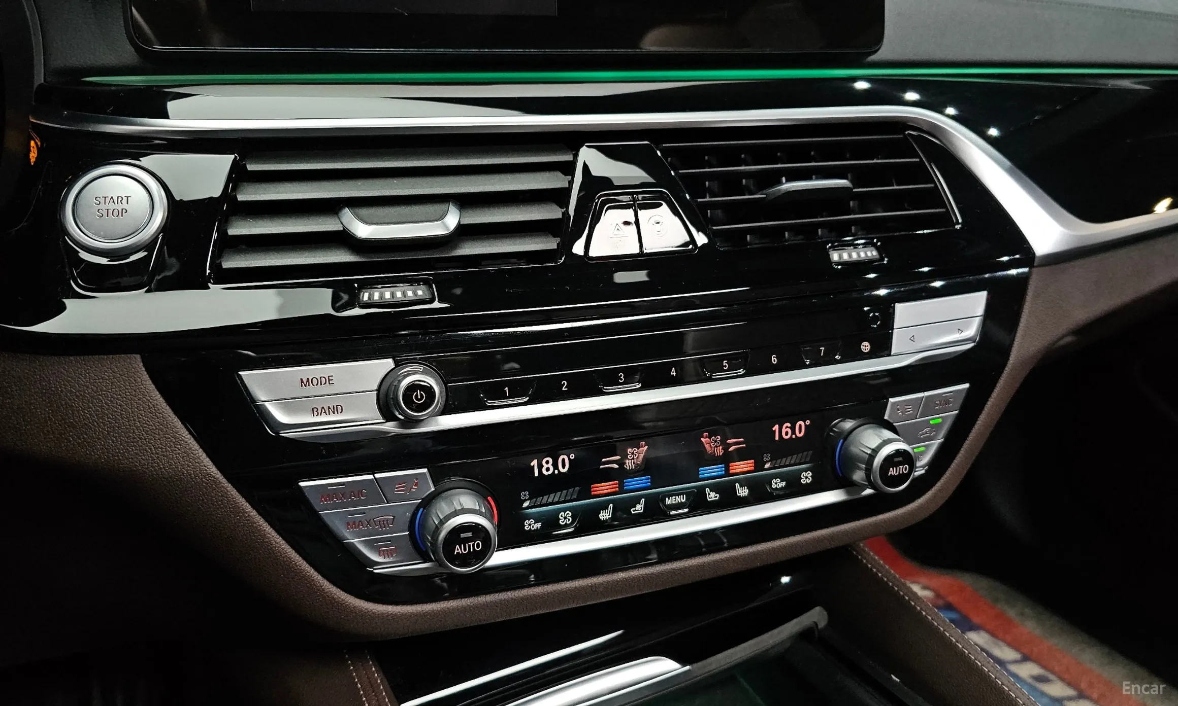 BMW 5 Series (G30) превью 15