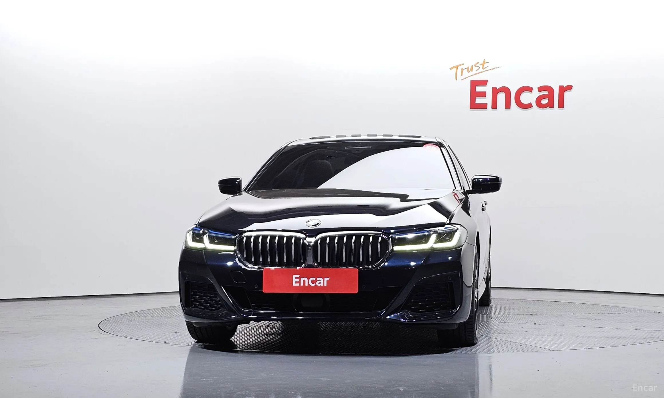 BMW 5 Series (G30) превью 3
