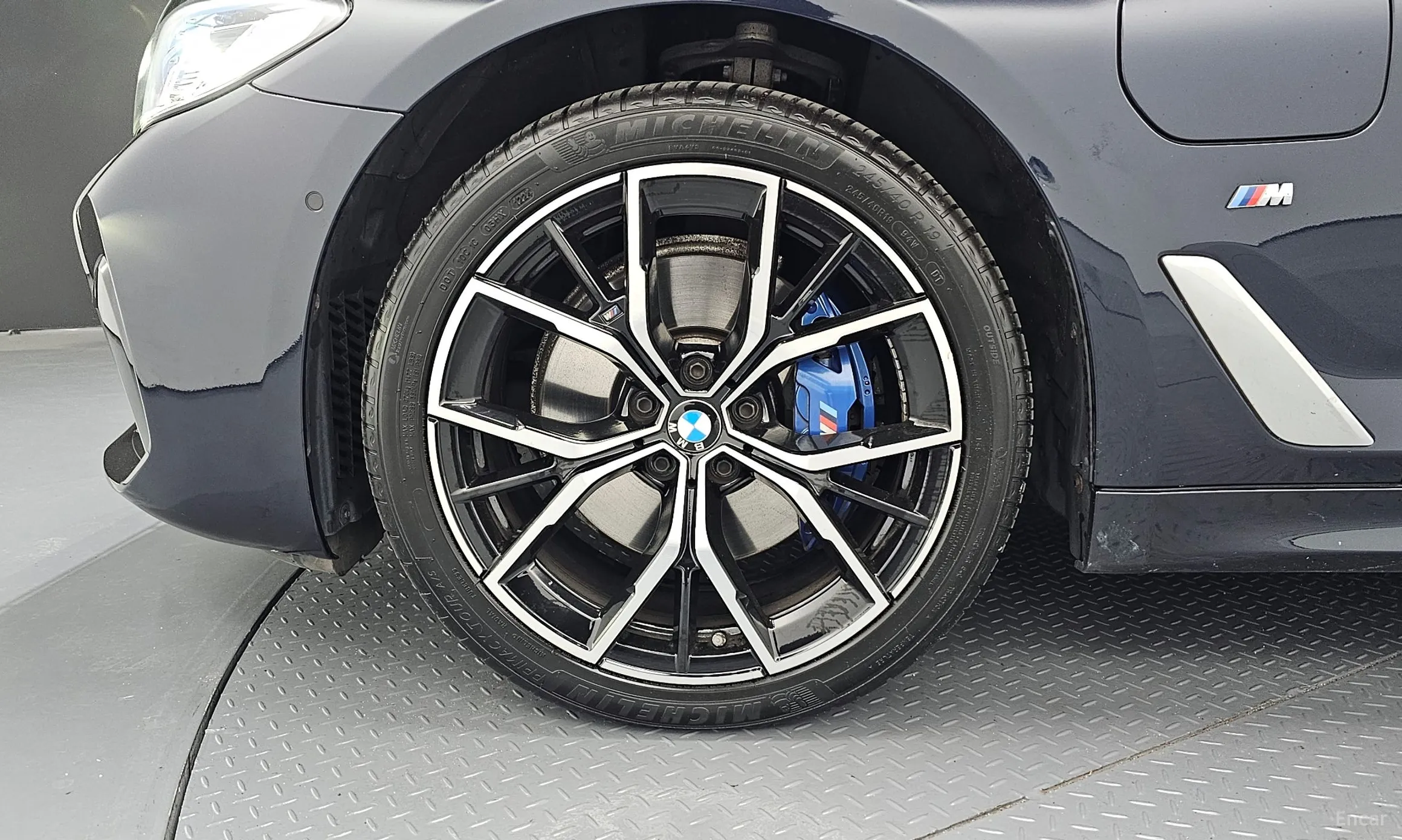 BMW 5 Series (G30) превью 5