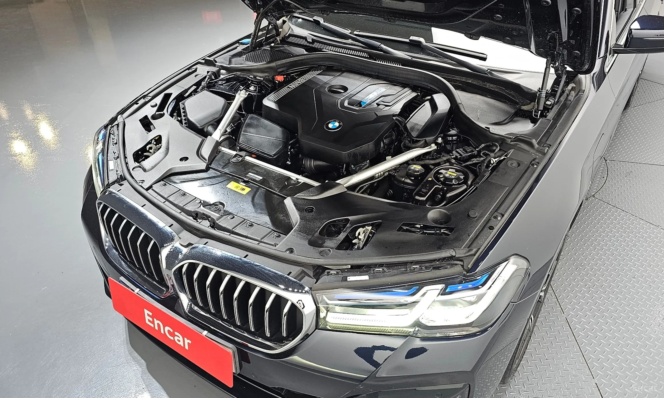 BMW 5 Series (G30) превью 6