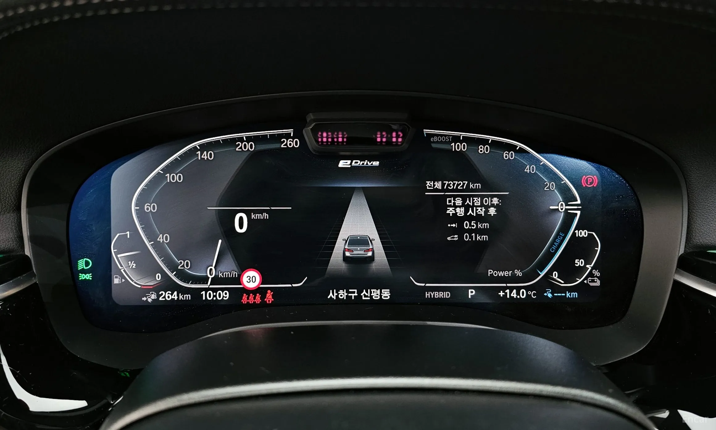 BMW 5 Series (G30) превью 8