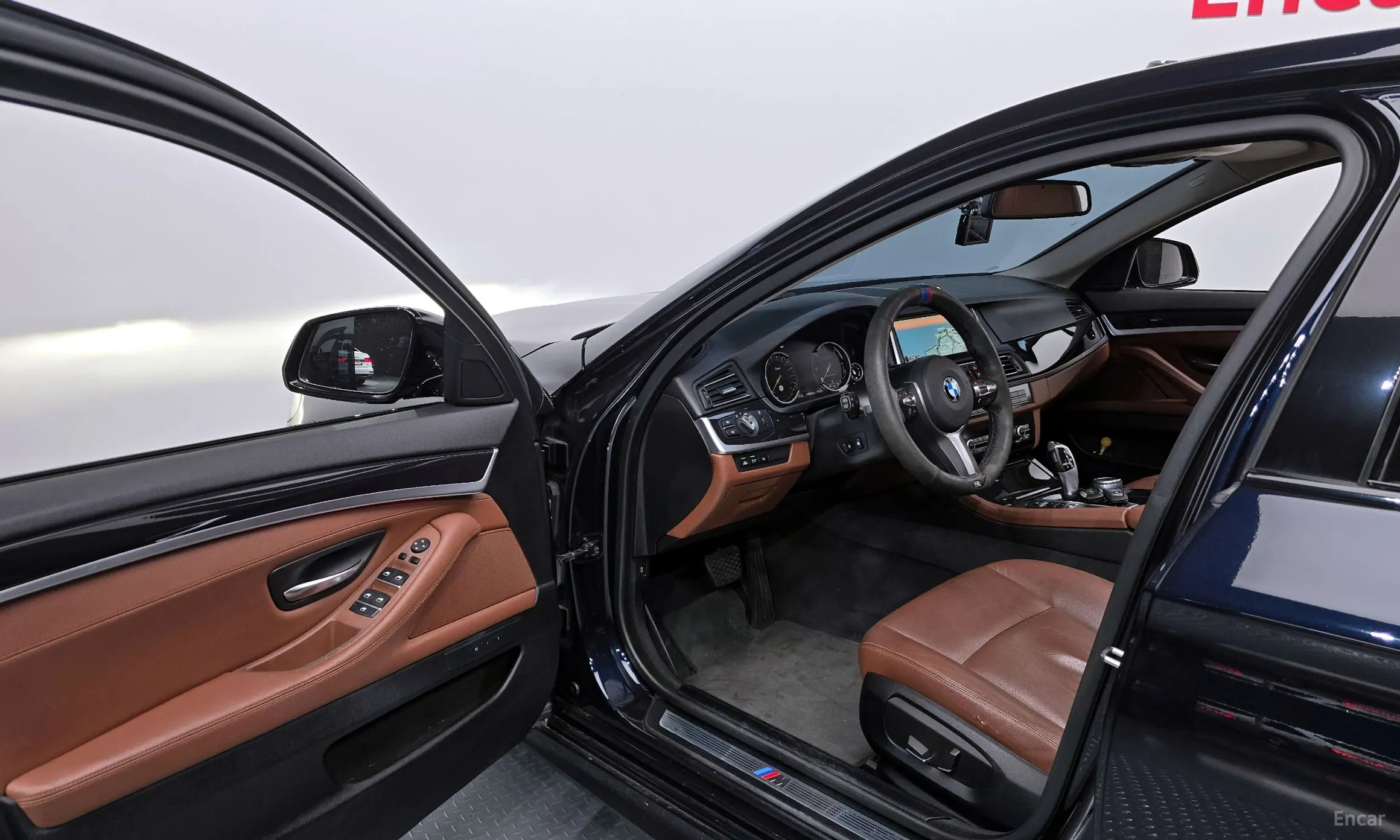 BMW 5 Series (F10) превью 10