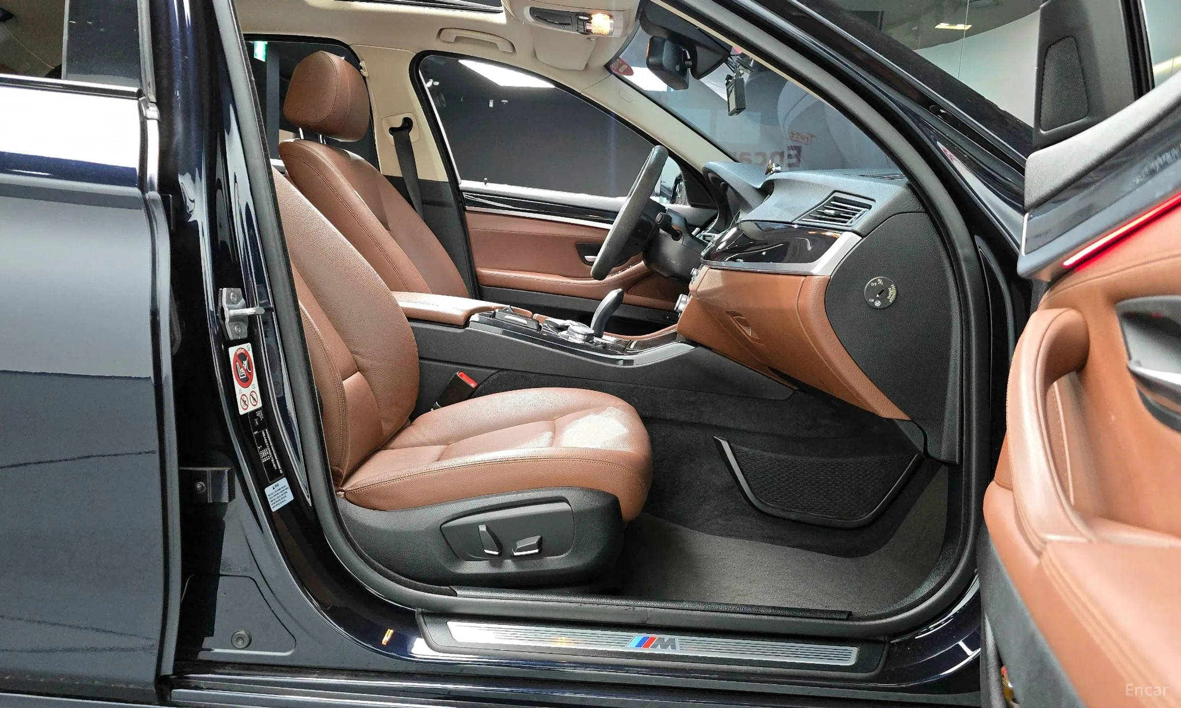 BMW 5 Series (F10) превью 11