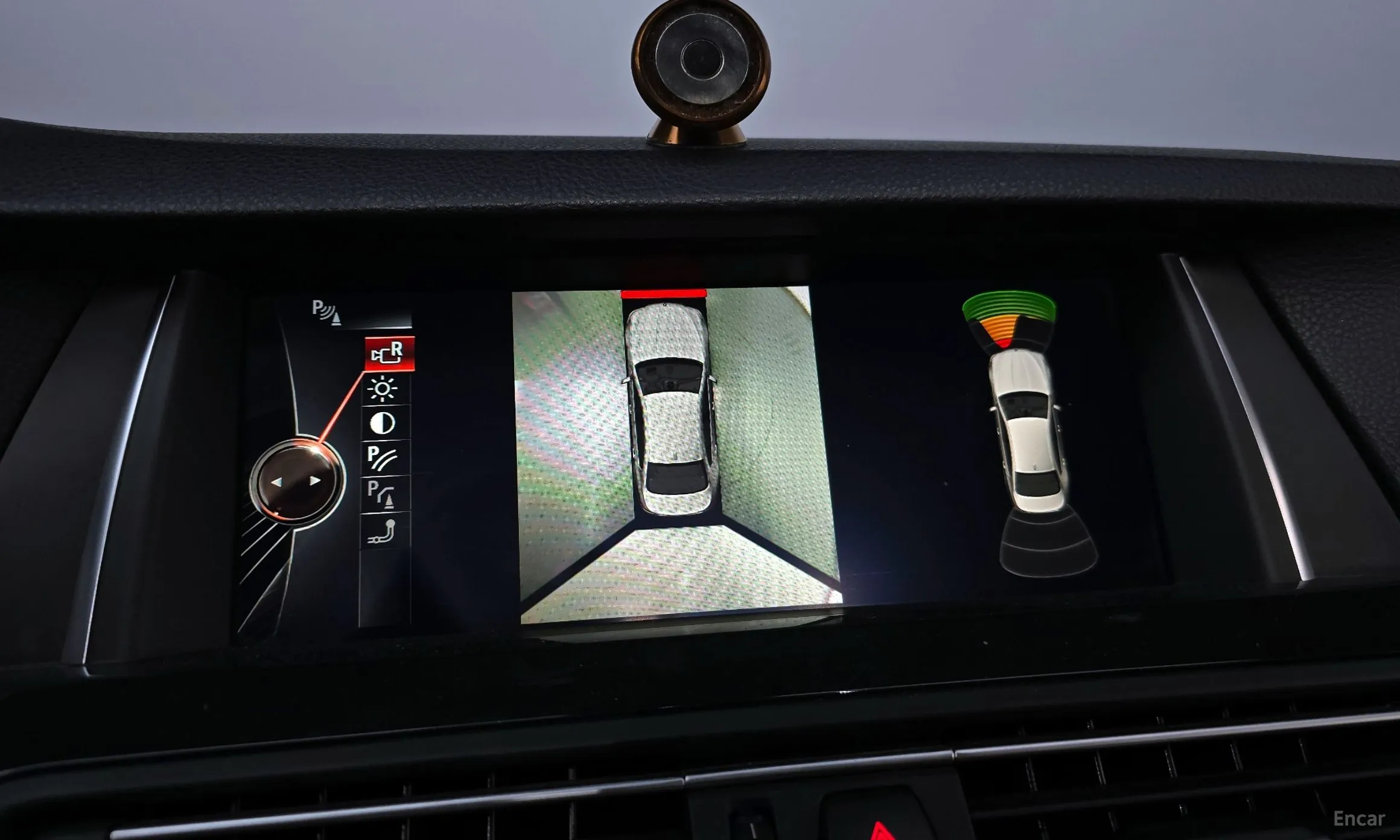 BMW 5 Series (F10) превью 14