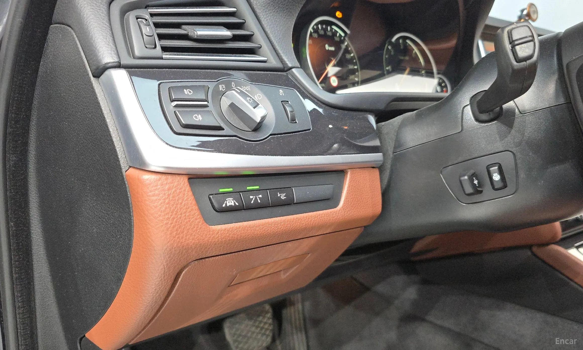 BMW 5 Series (F10) превью 18