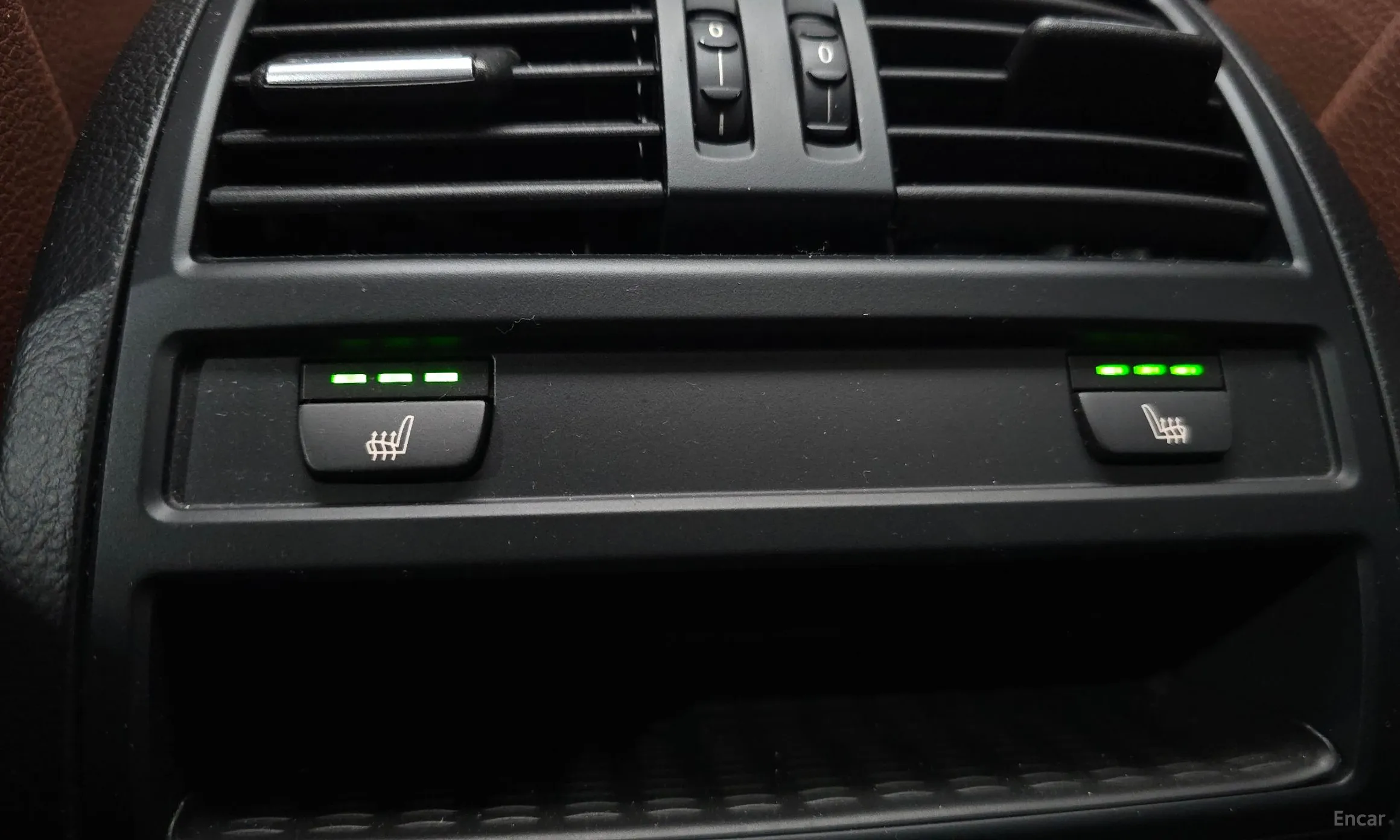BMW 5 Series (F10) превью 19