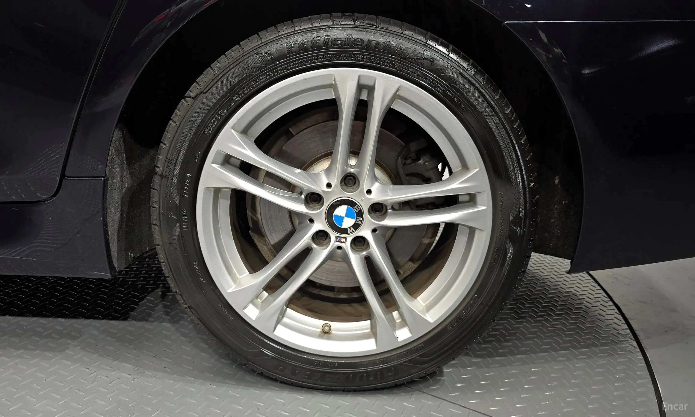 BMW 5 Series (F10) превью 5
