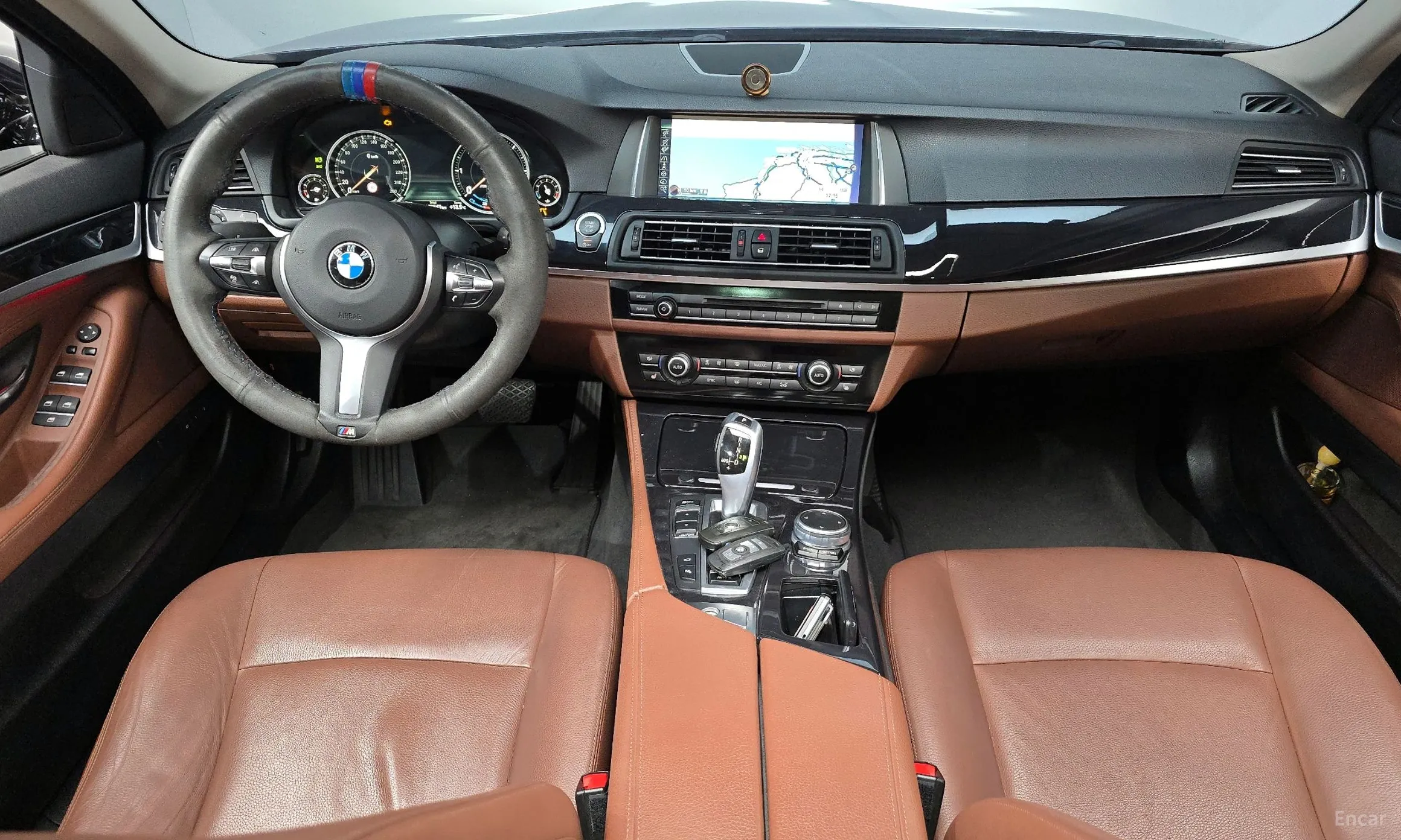 BMW 5 Series (F10) превью 7