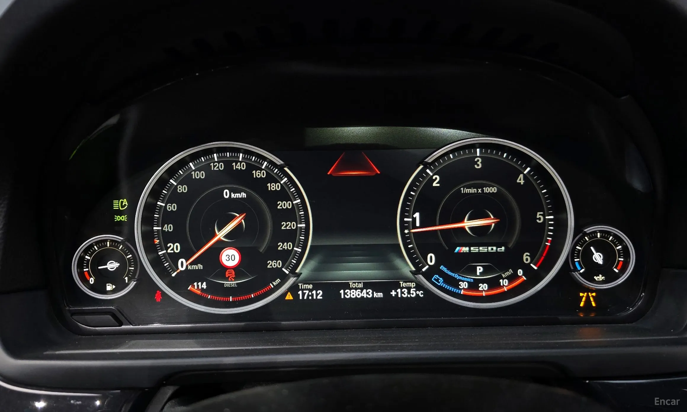 BMW 5 Series (F10) превью 8