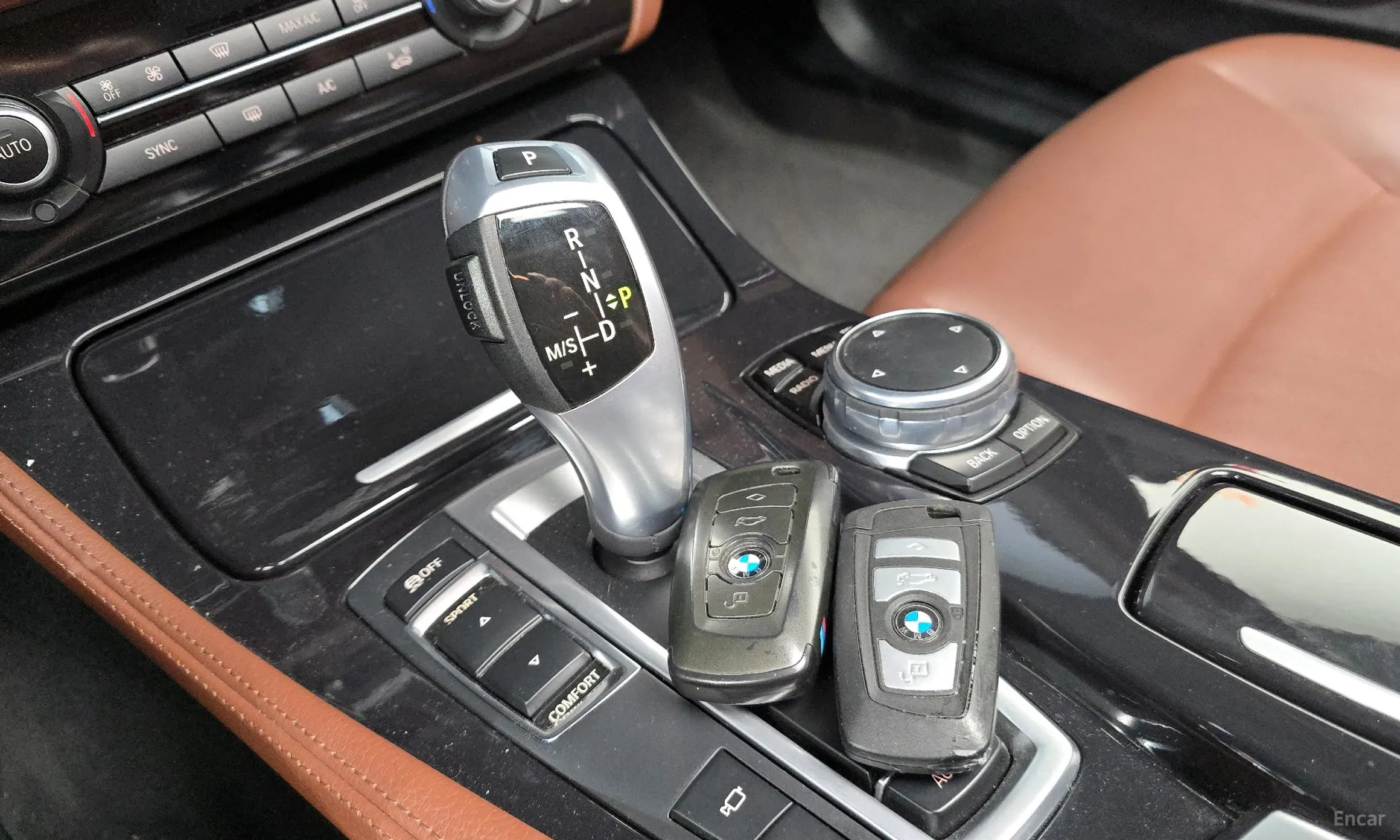 BMW 5 Series (F10) превью 9