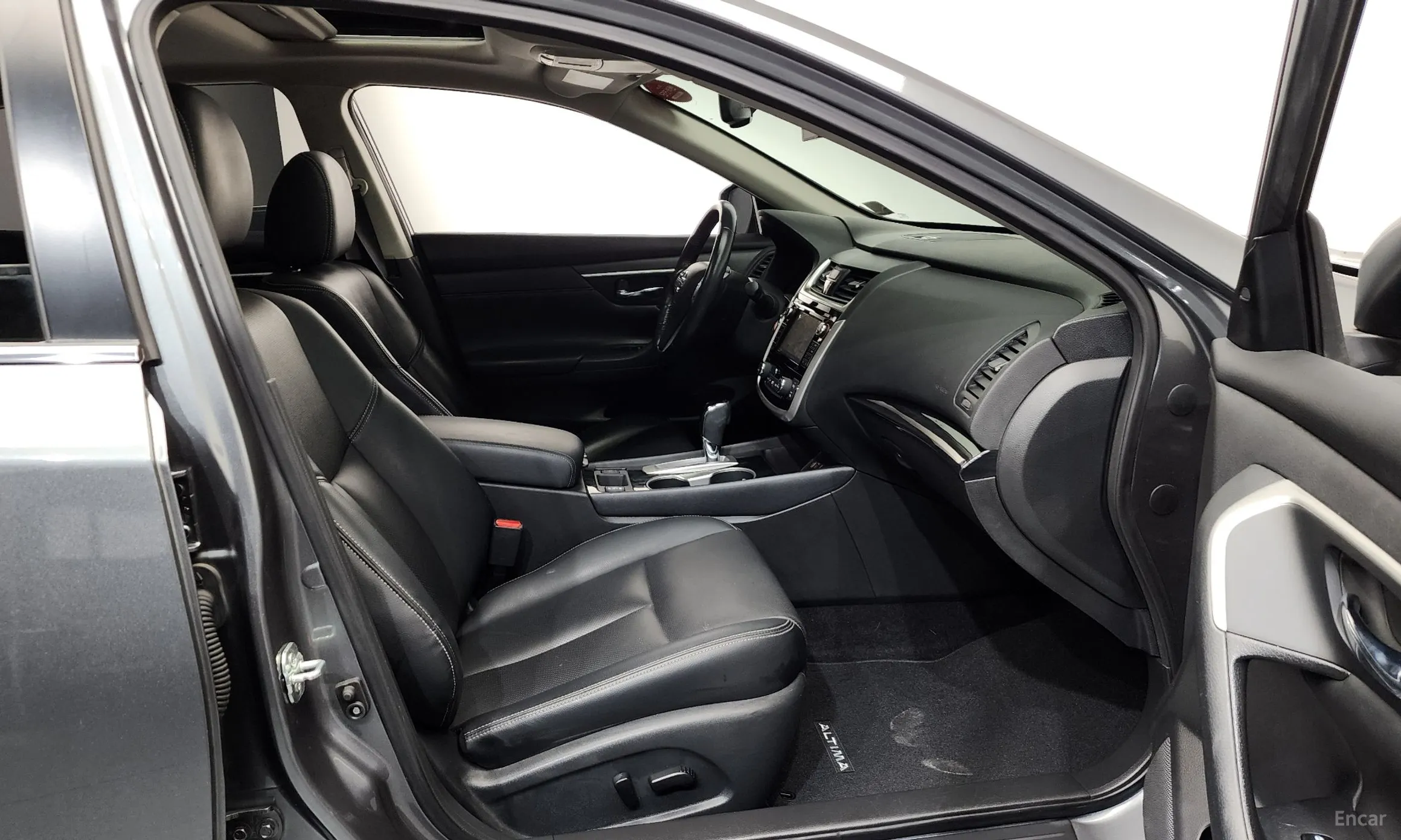 Nissan Altima превью 11