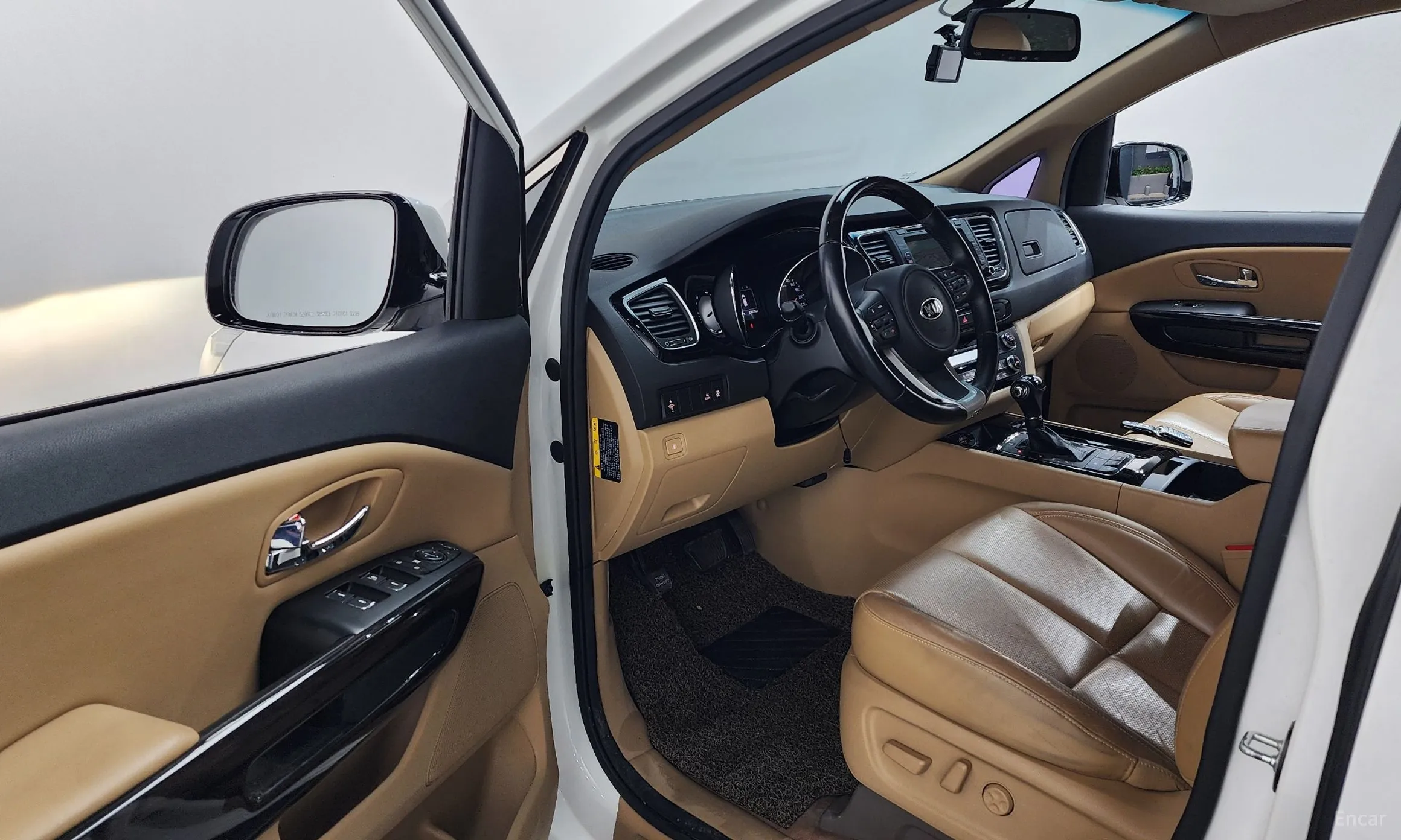 Kia Carnival превью 10