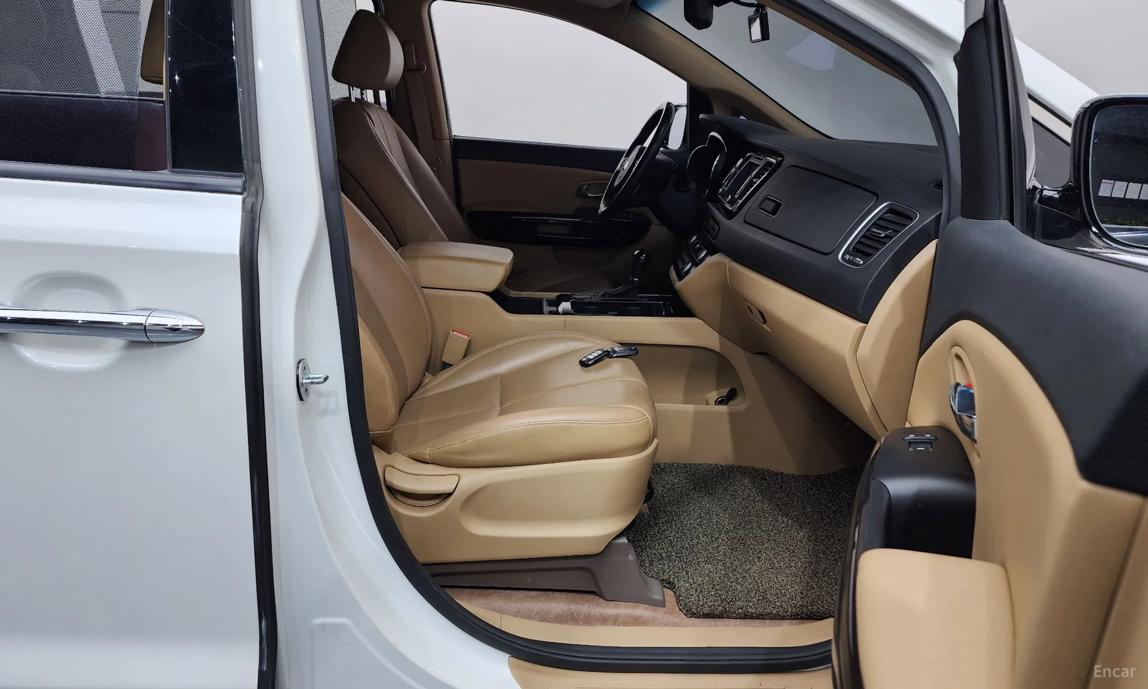 Kia Carnival превью 11