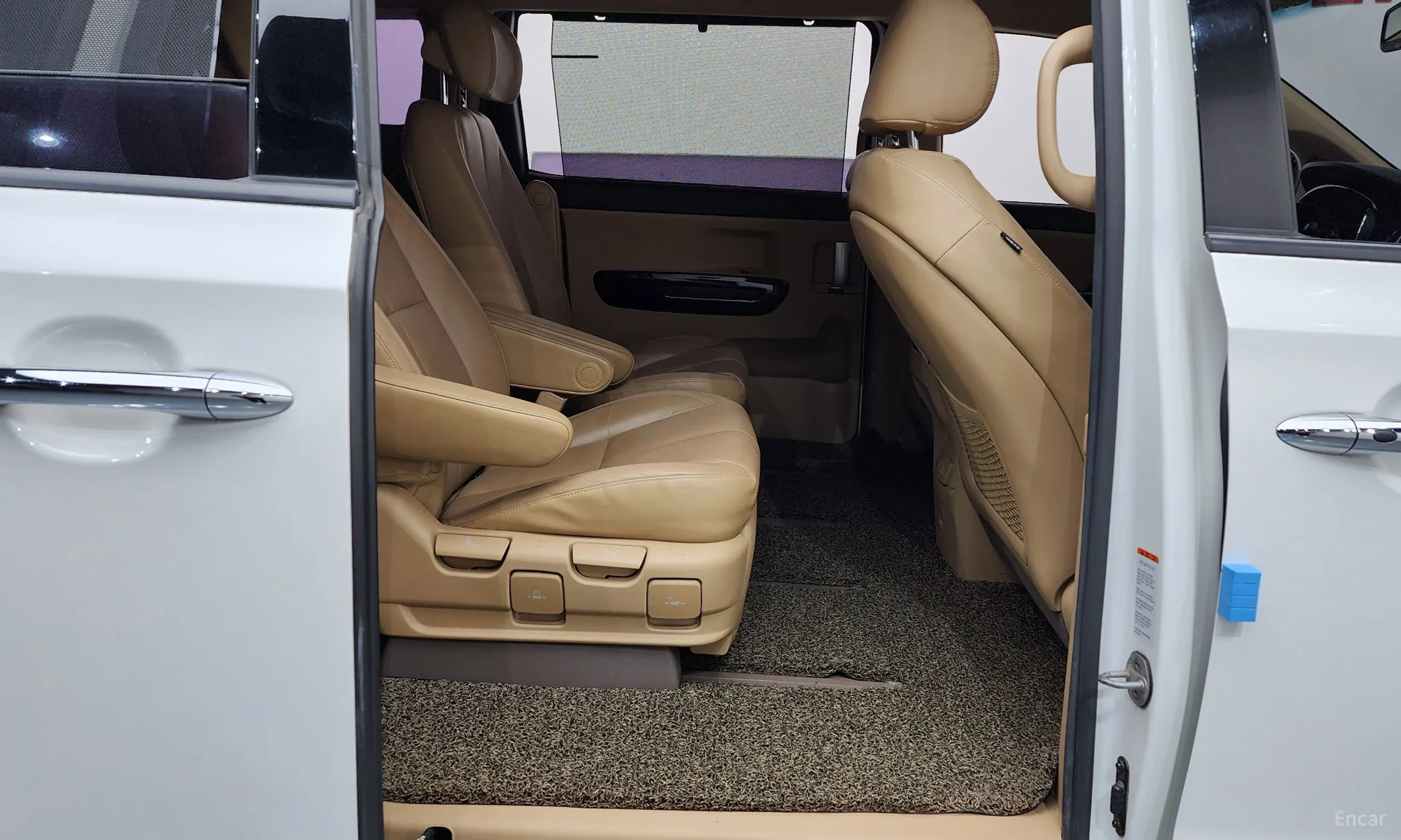 Kia Carnival превью 12