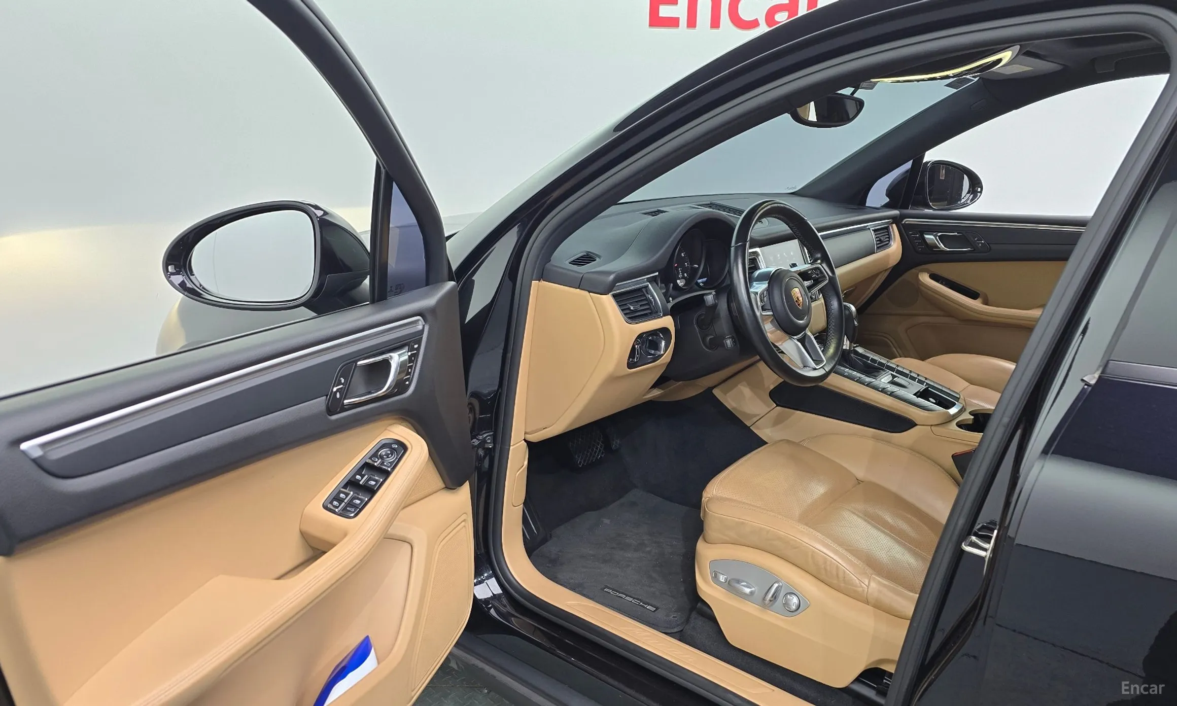 Porsche Macan превью 10