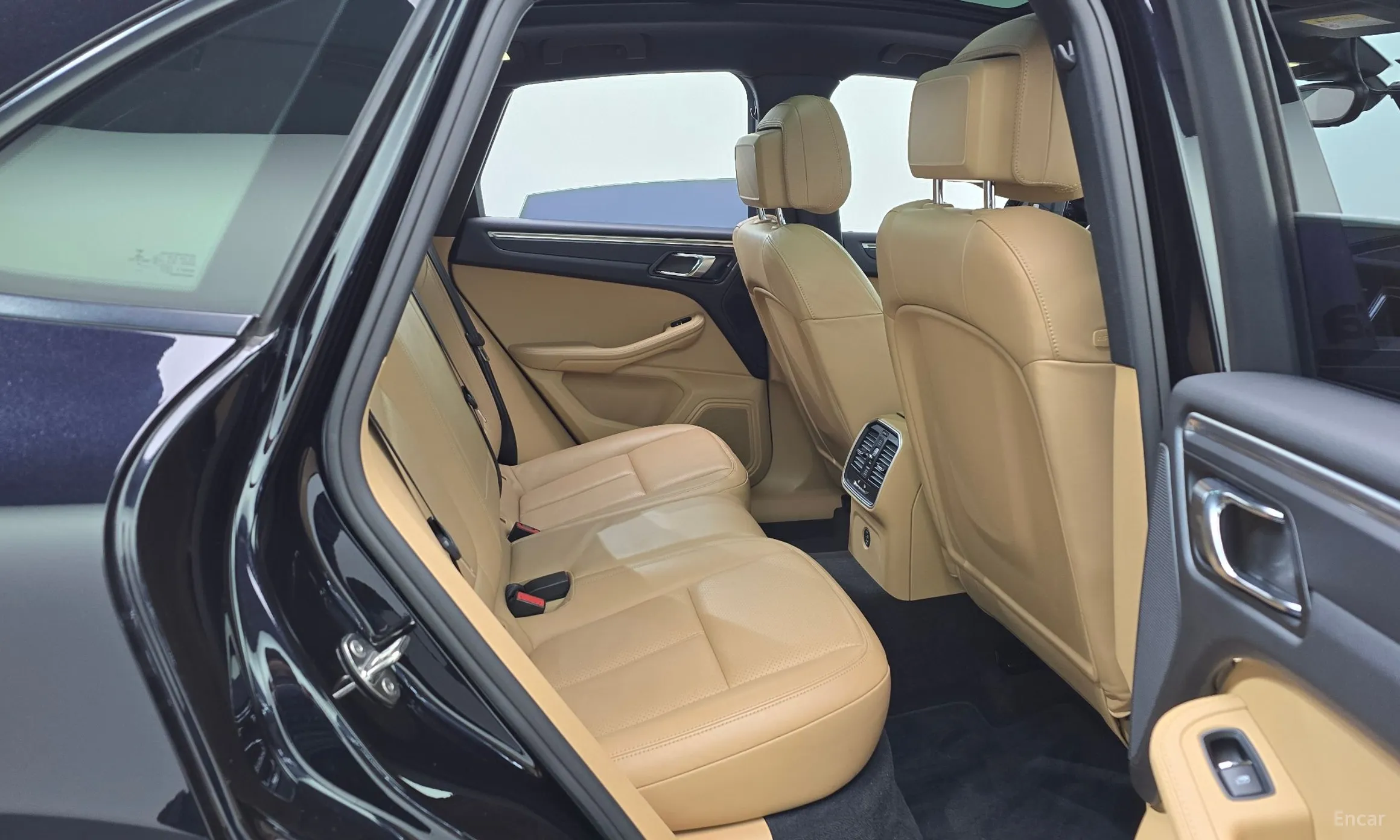 Porsche Macan превью 12