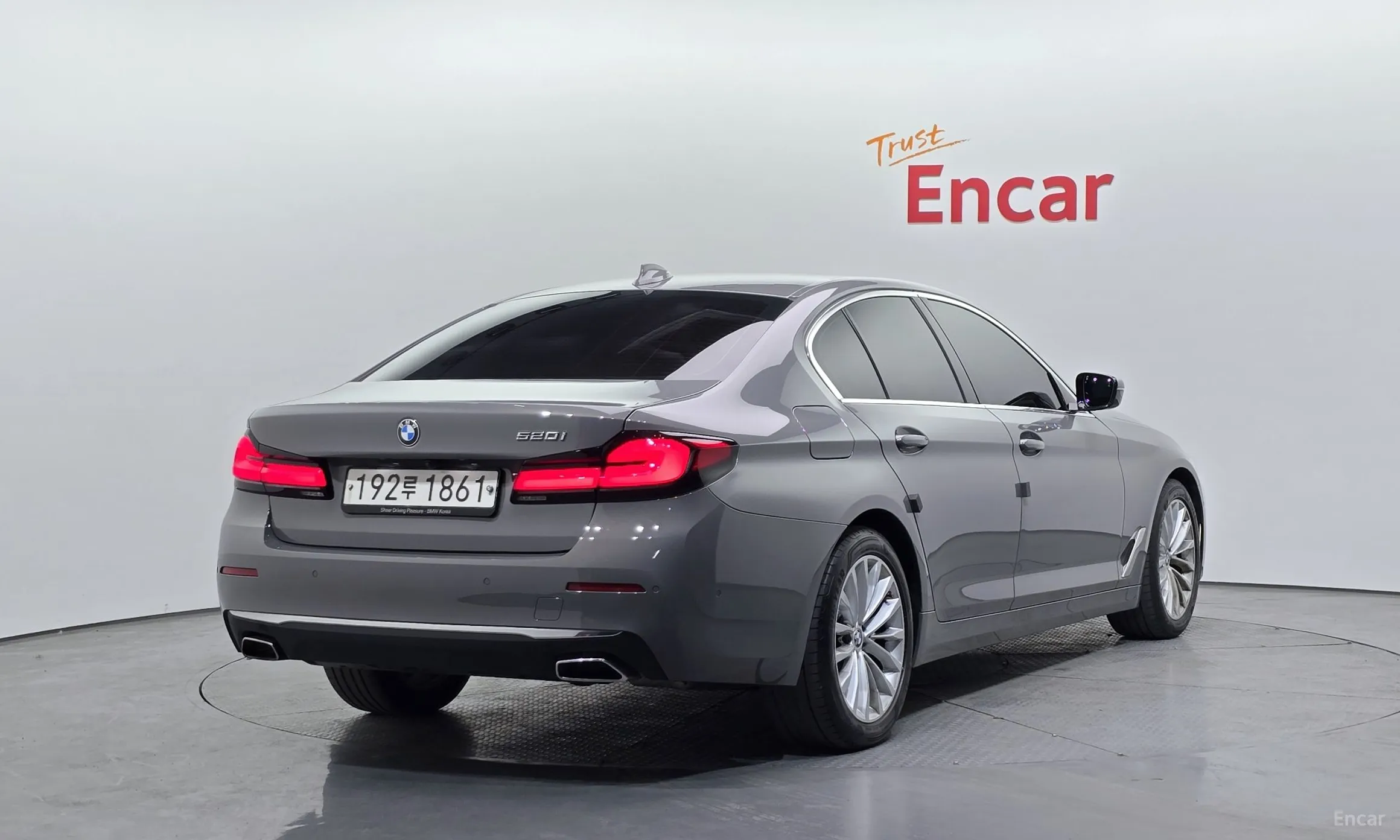BMW 5 Series (G30) превью 2