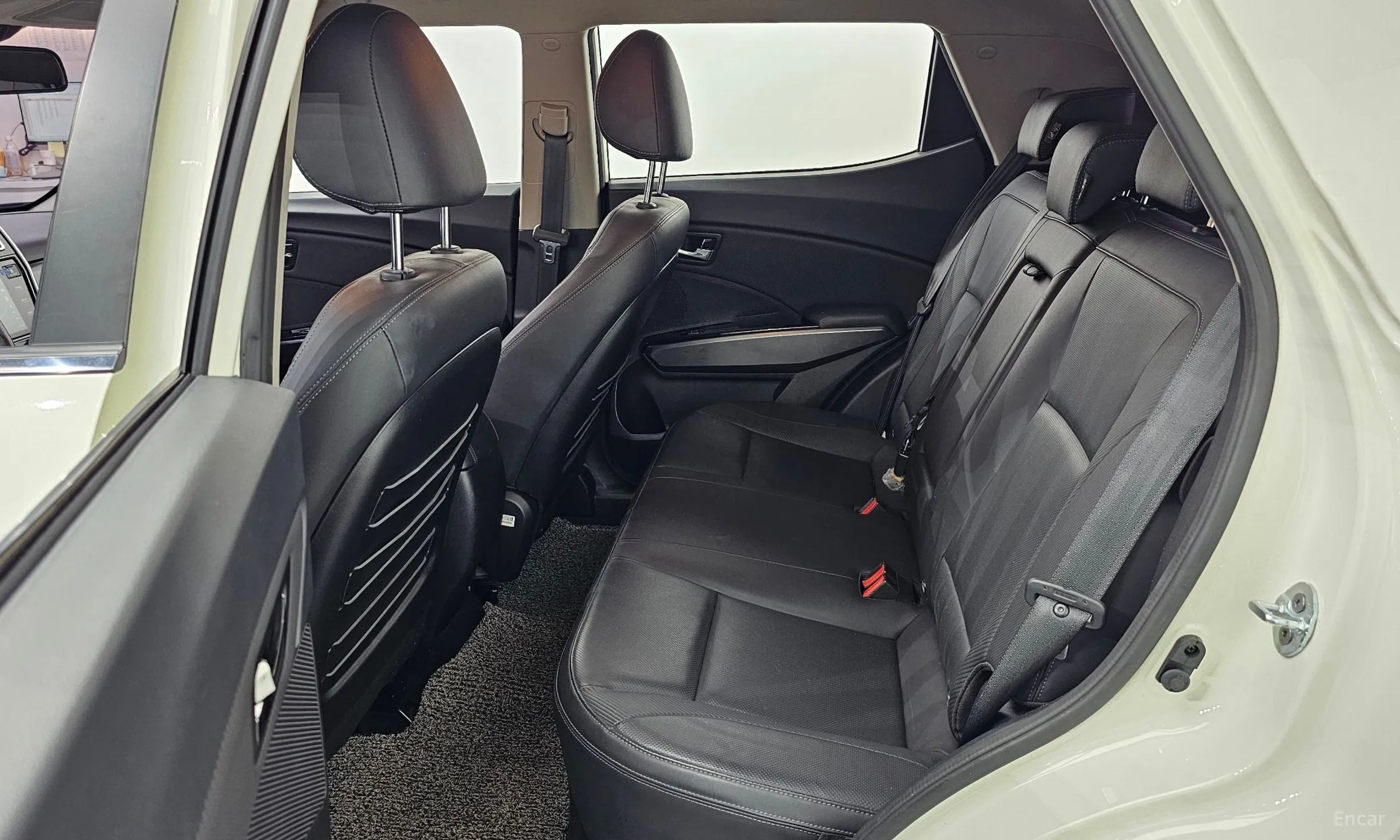 KG Mobility (SsangYong) Berry New Tivoli превью 12