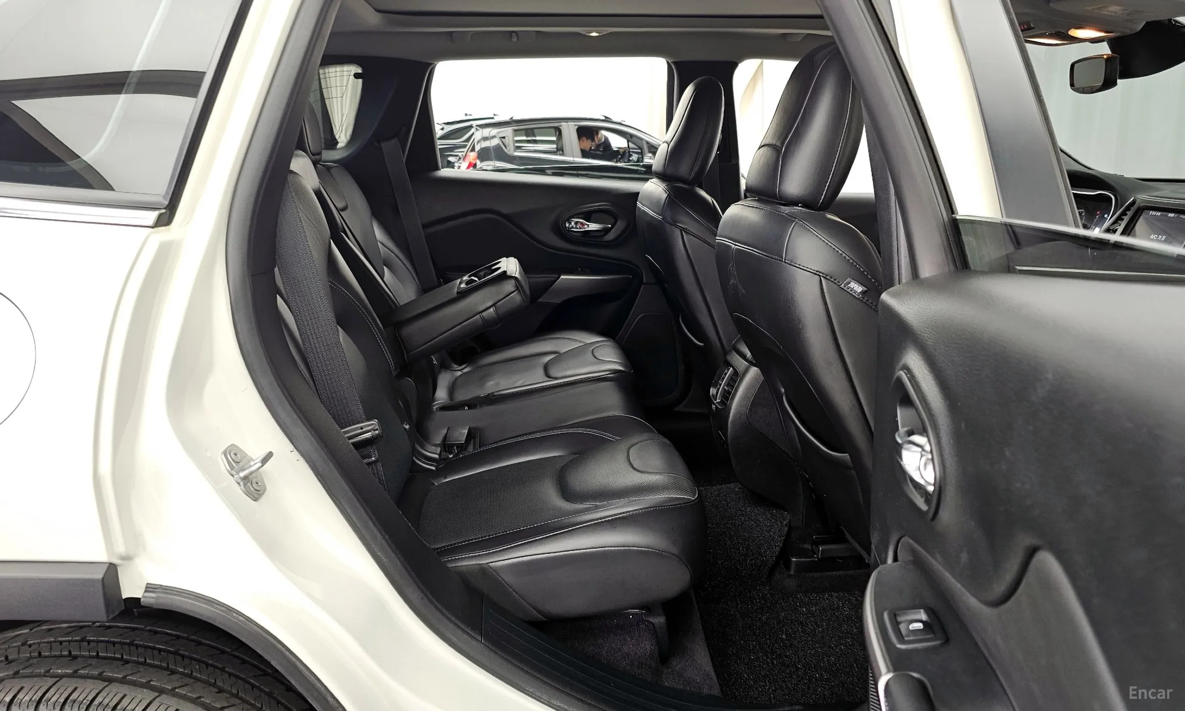 Jeep Cherokee (KL) превью 12