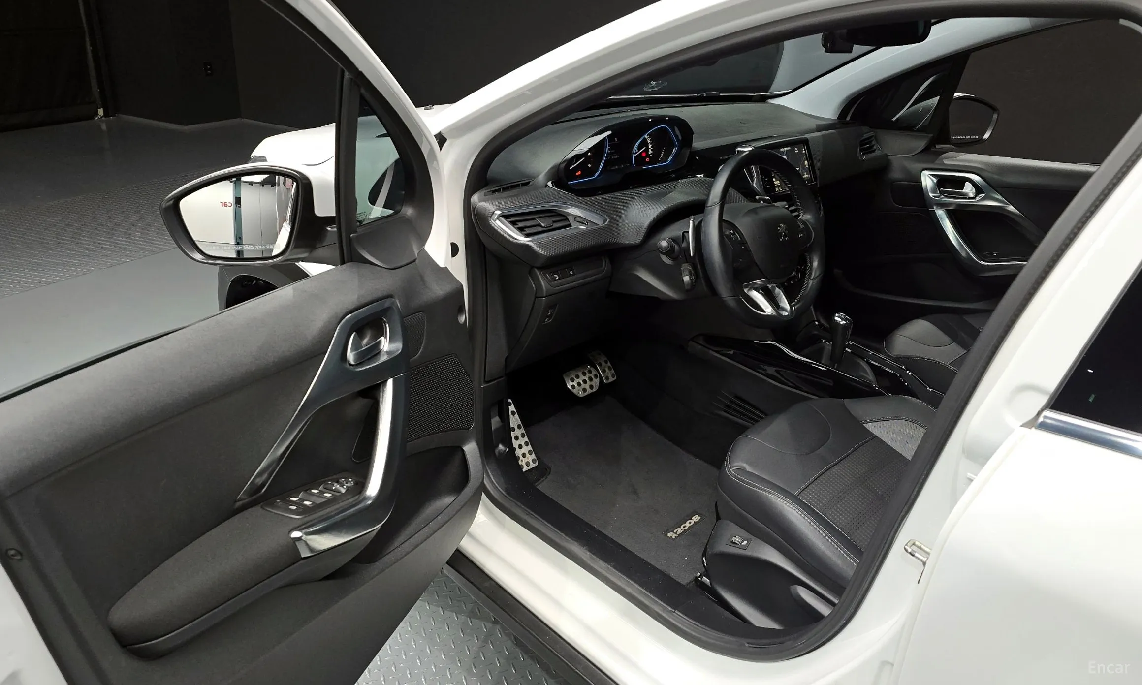 Peugeot 2008. превью 10