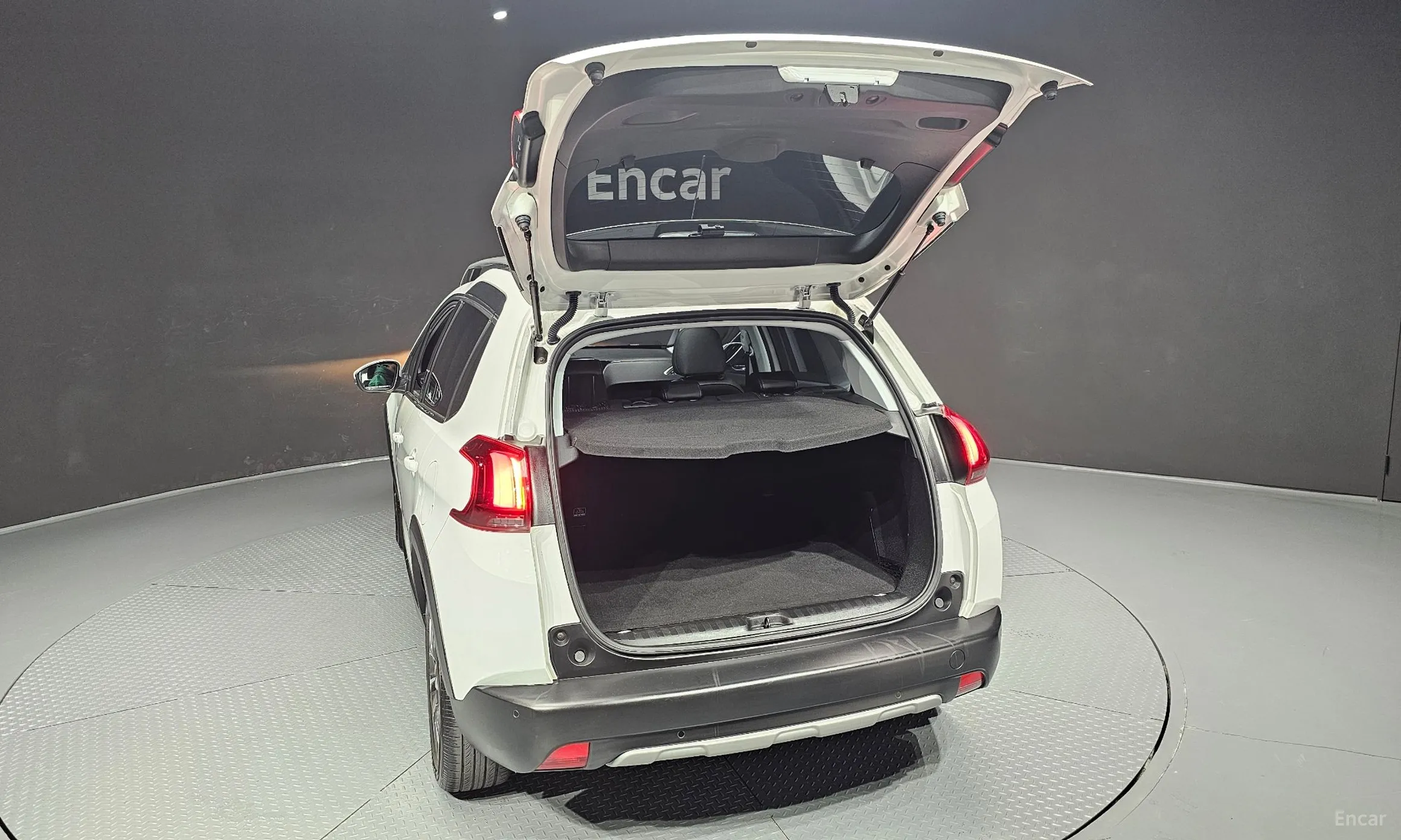 Peugeot 2008. превью 20