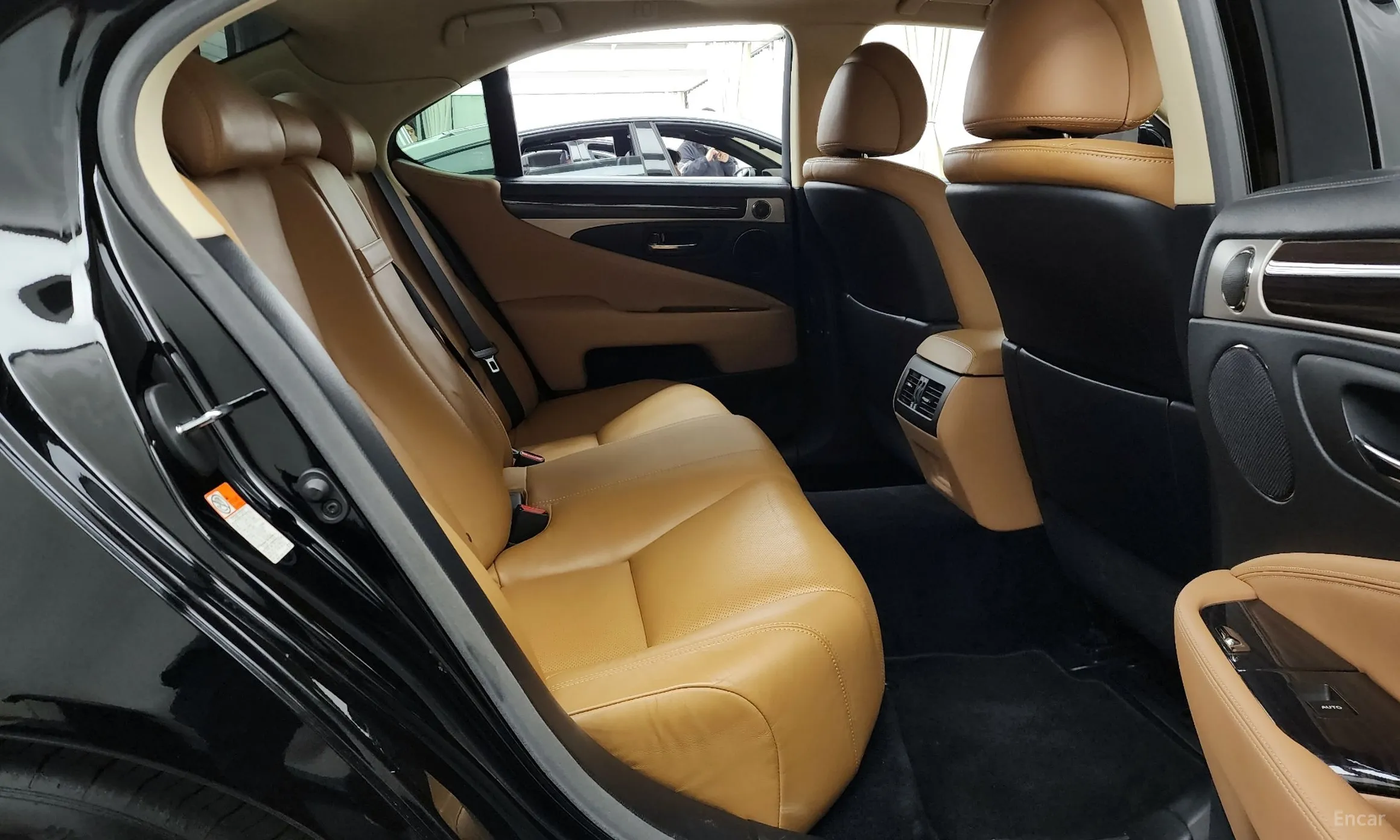 Lexus LS460 превью 12