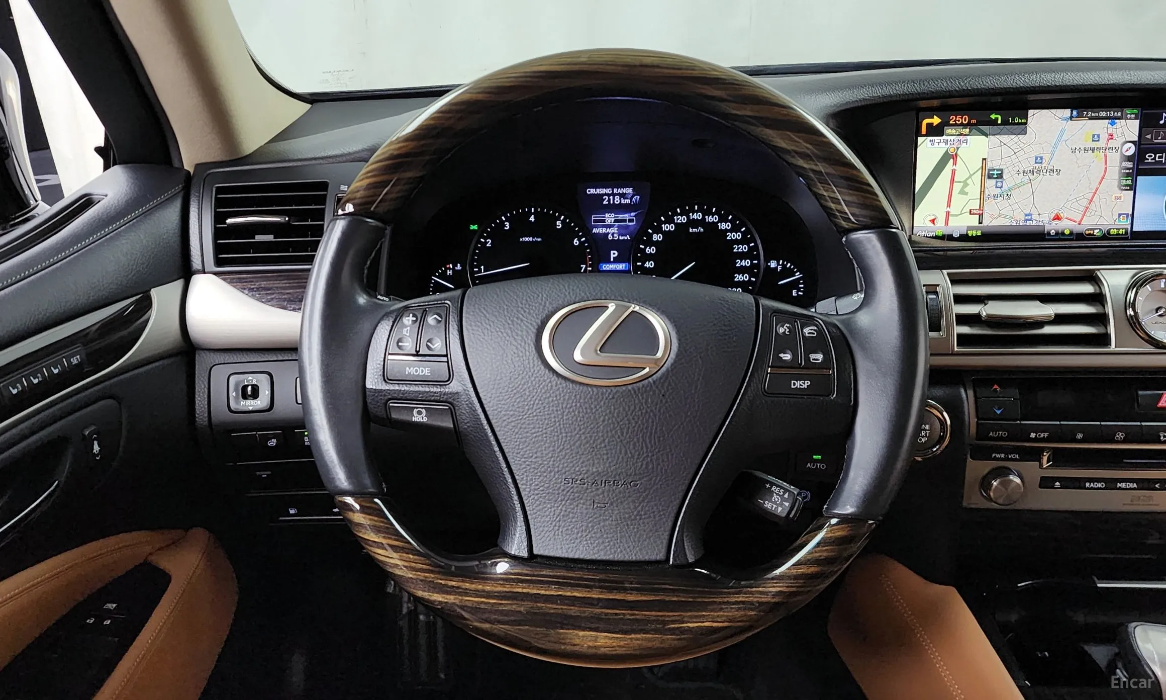 Lexus LS460 превью 13