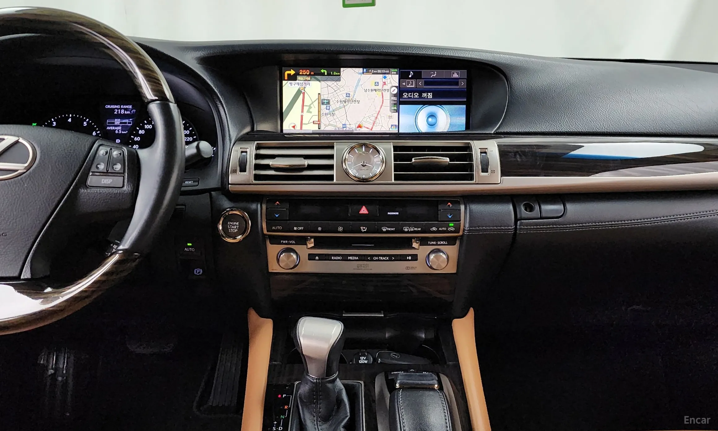 Lexus LS460 превью 14