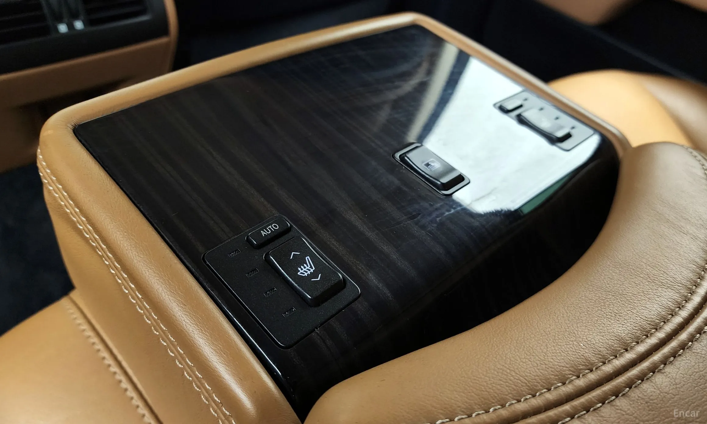 Lexus LS460 превью 19