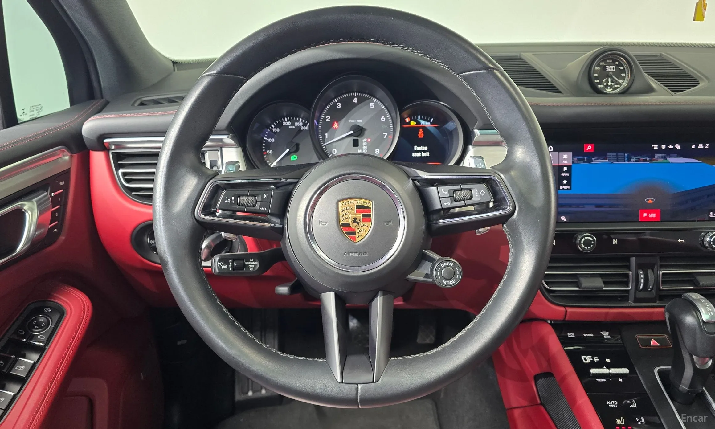 Porsche Macan превью 13