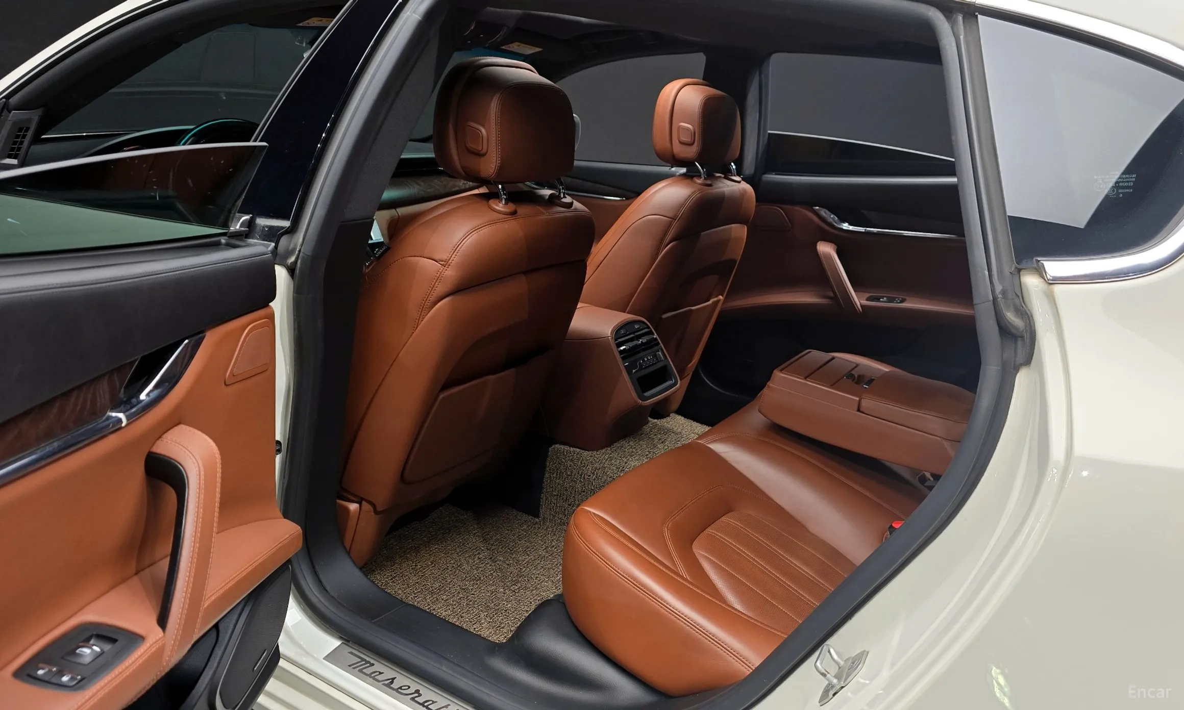 Maserati Quattroporte превью 12