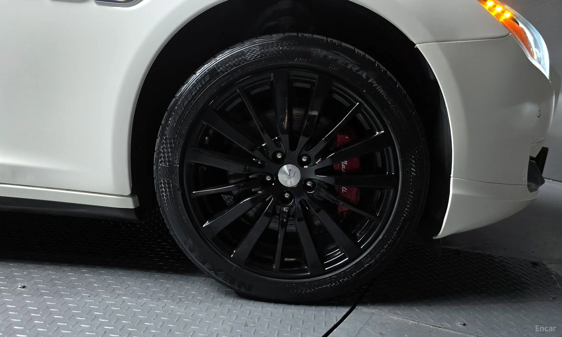 Maserati Quattroporte превью 5
