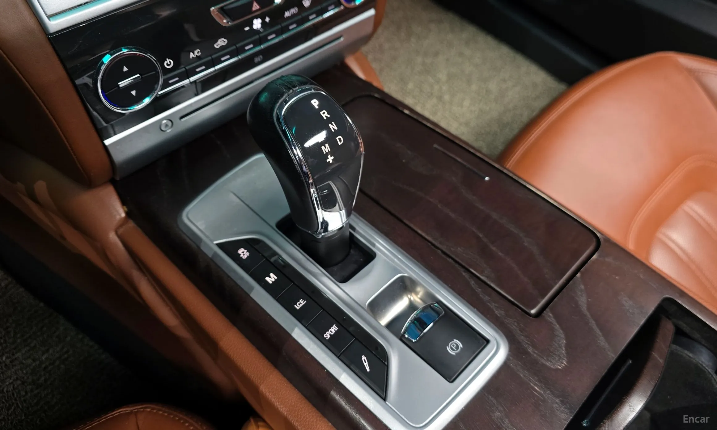 Maserati Quattroporte превью 9