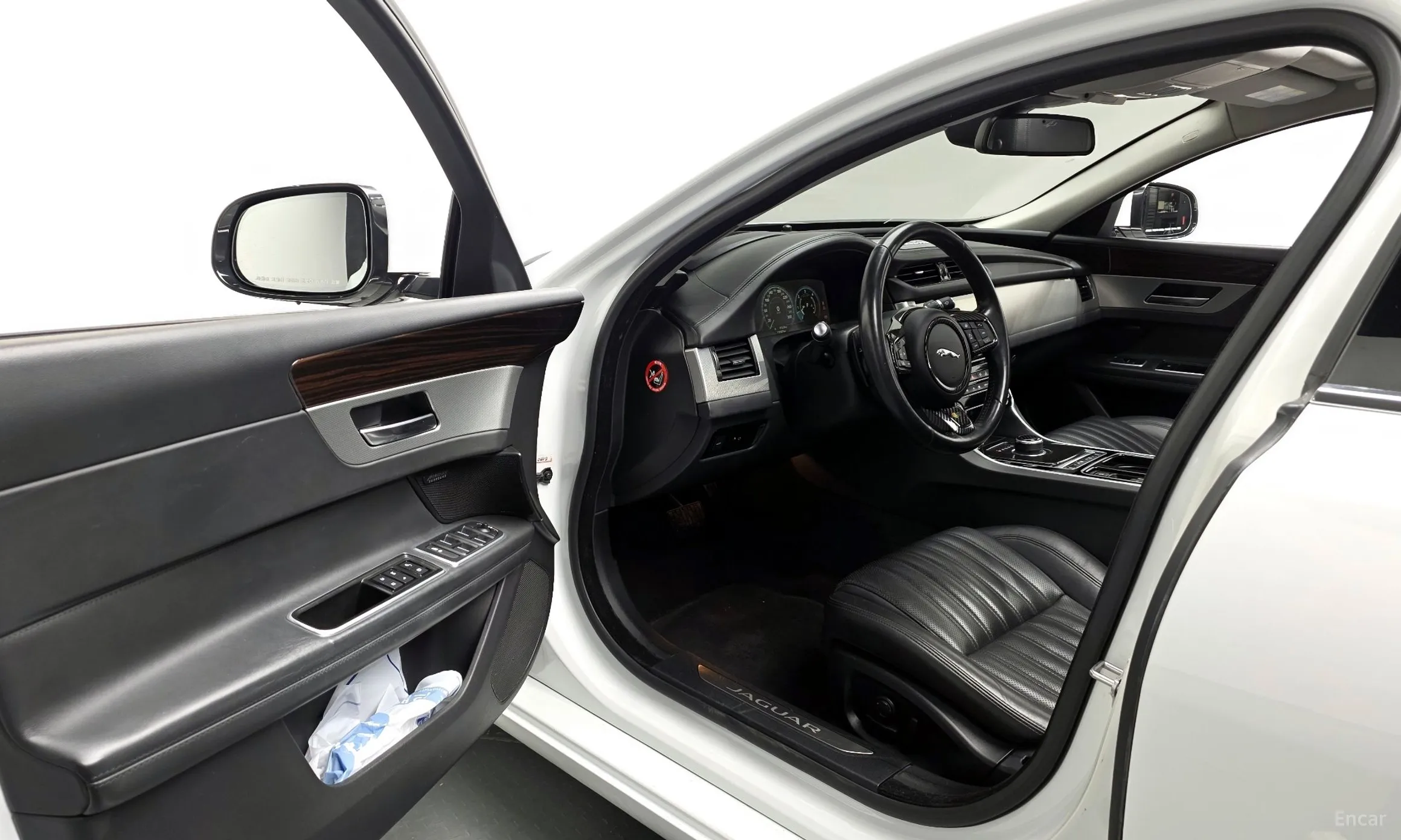 Jaguar XF (x260) превью 10