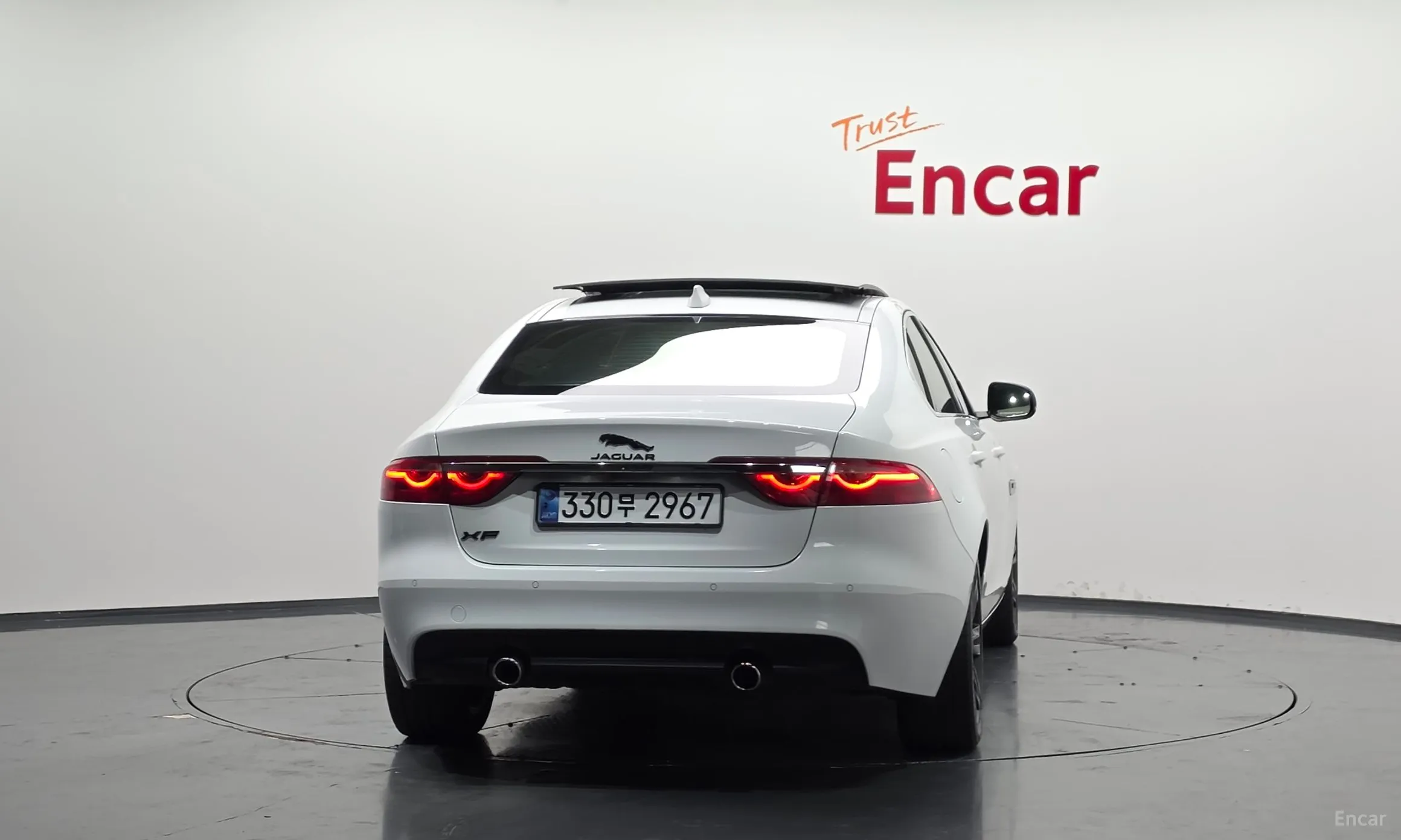 Jaguar XF (x260) превью 4