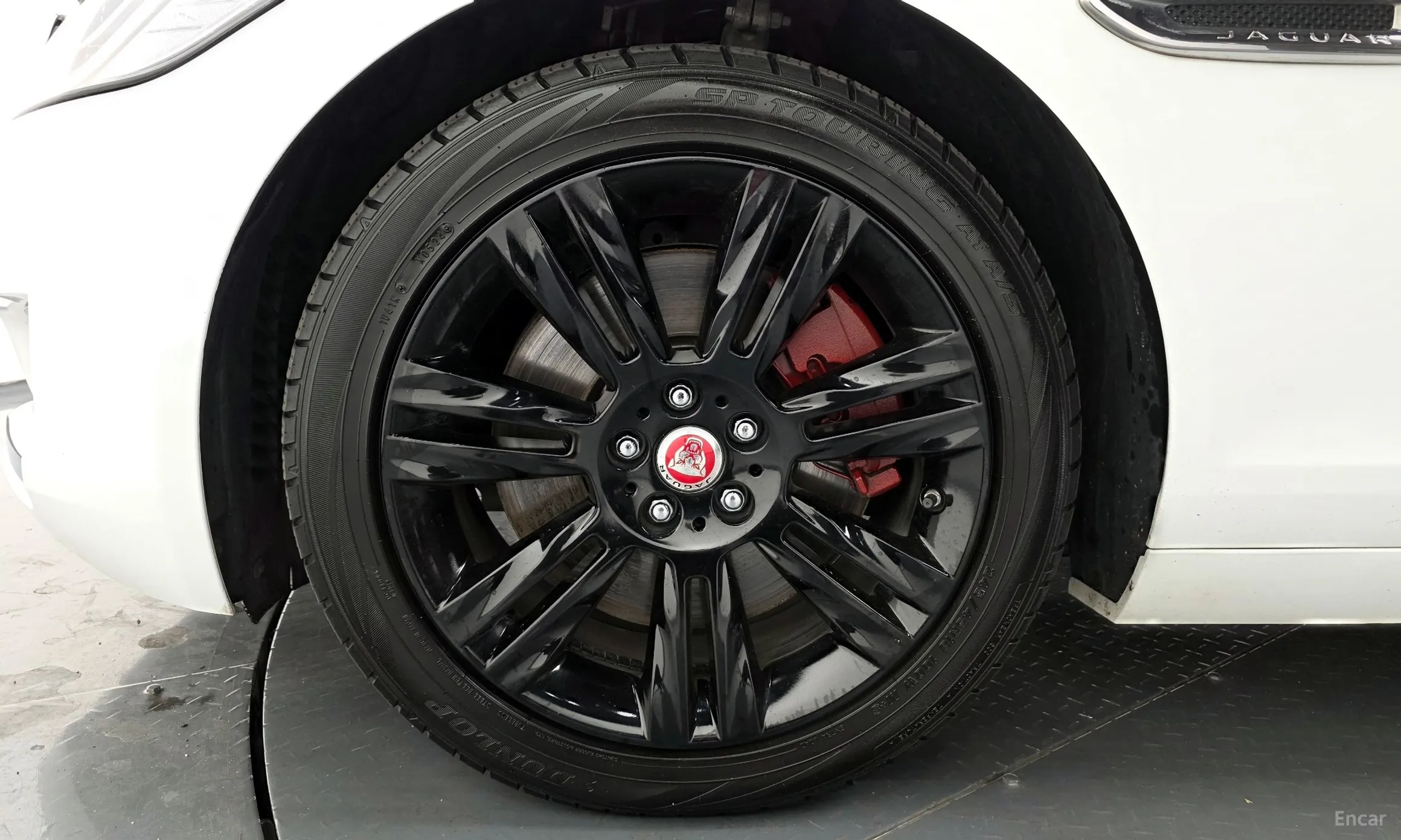 Jaguar XF (x260) превью 5