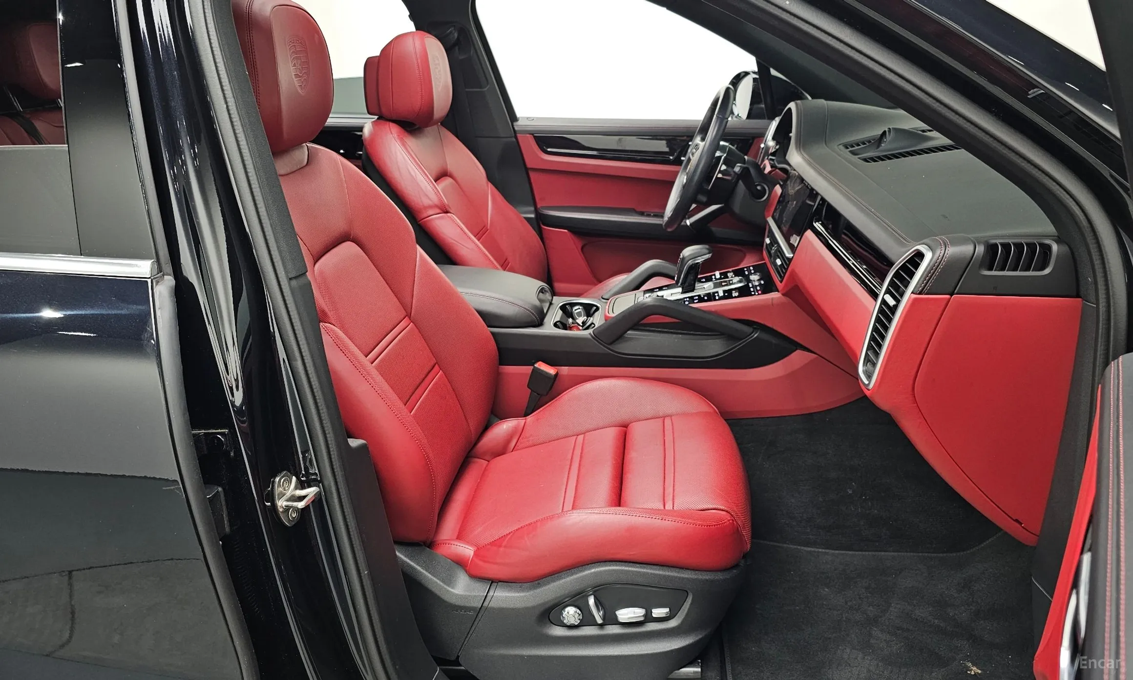 Porsche Cayenne (PO536) превью 11