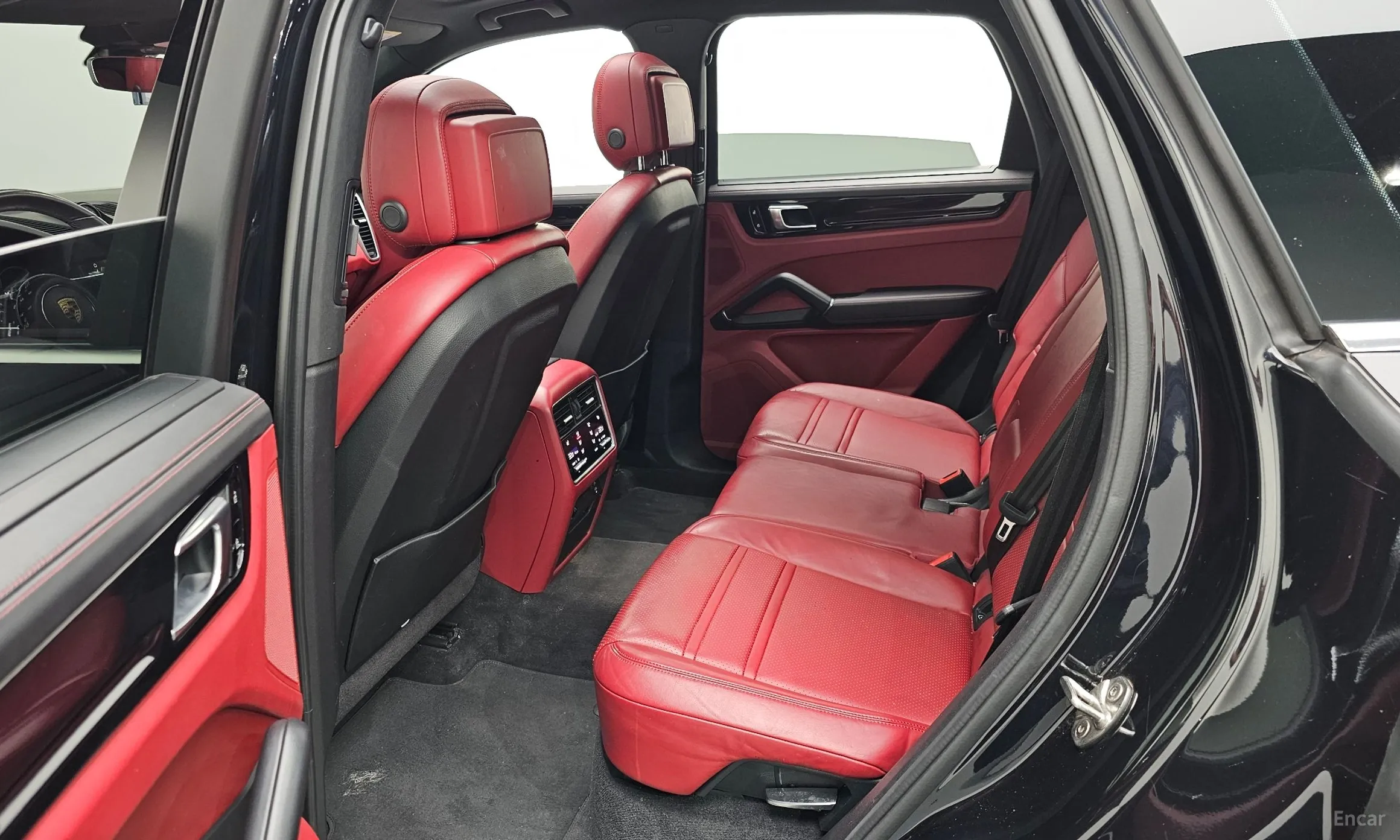 Porsche Cayenne (PO536) превью 12