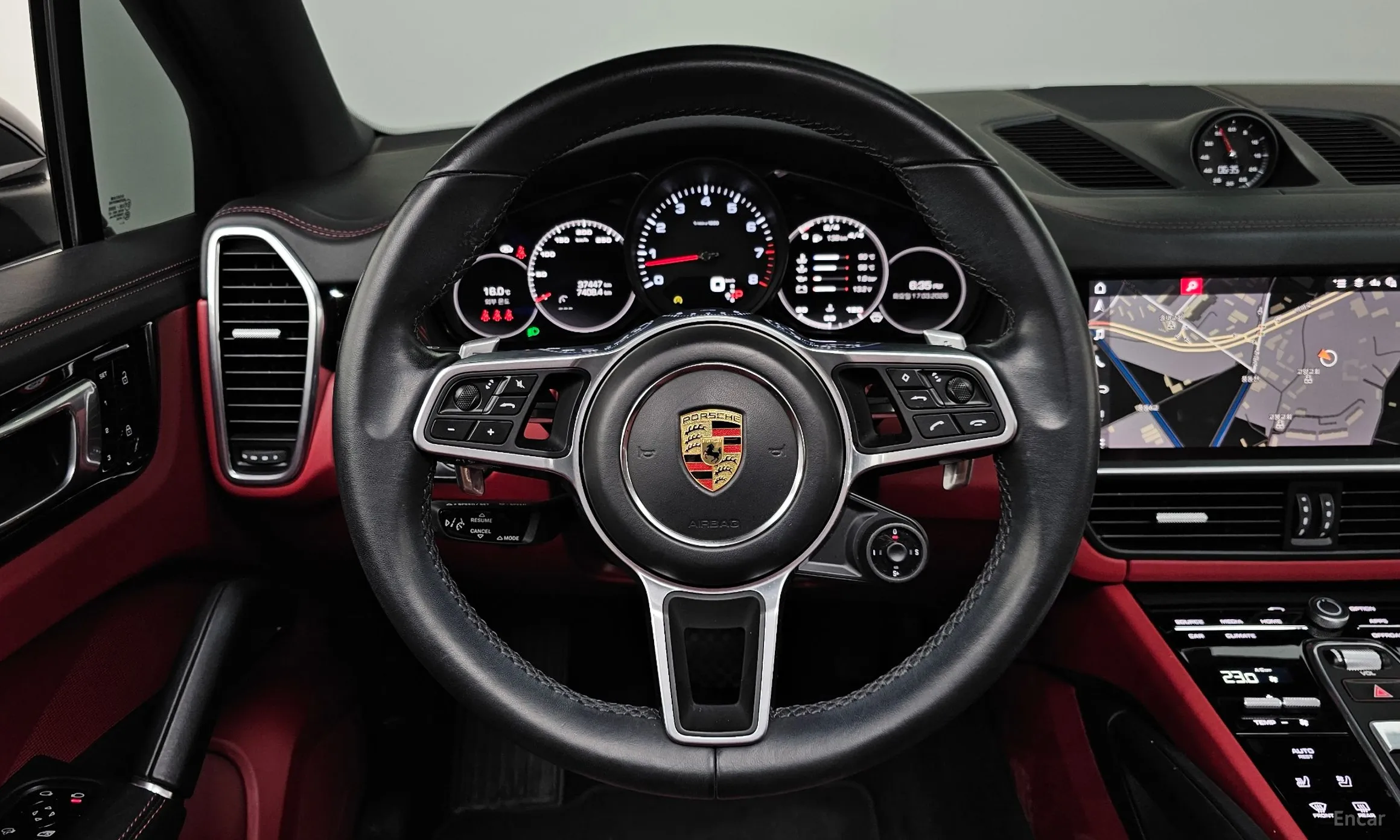 Porsche Cayenne (PO536) превью 13