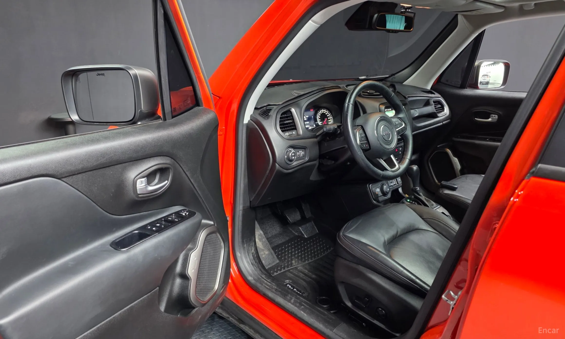 Jeep Renegade превью 10