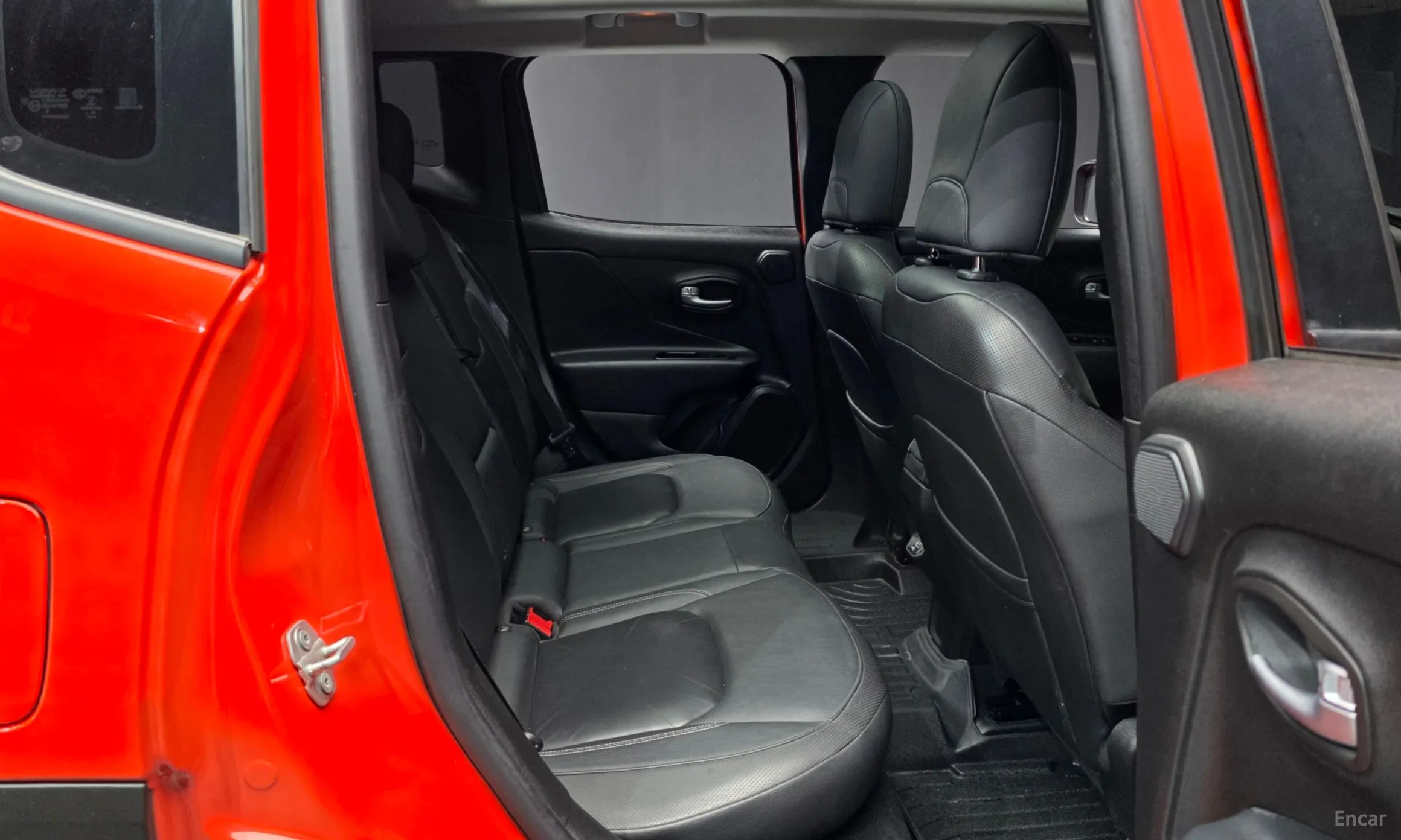 Jeep Renegade превью 12